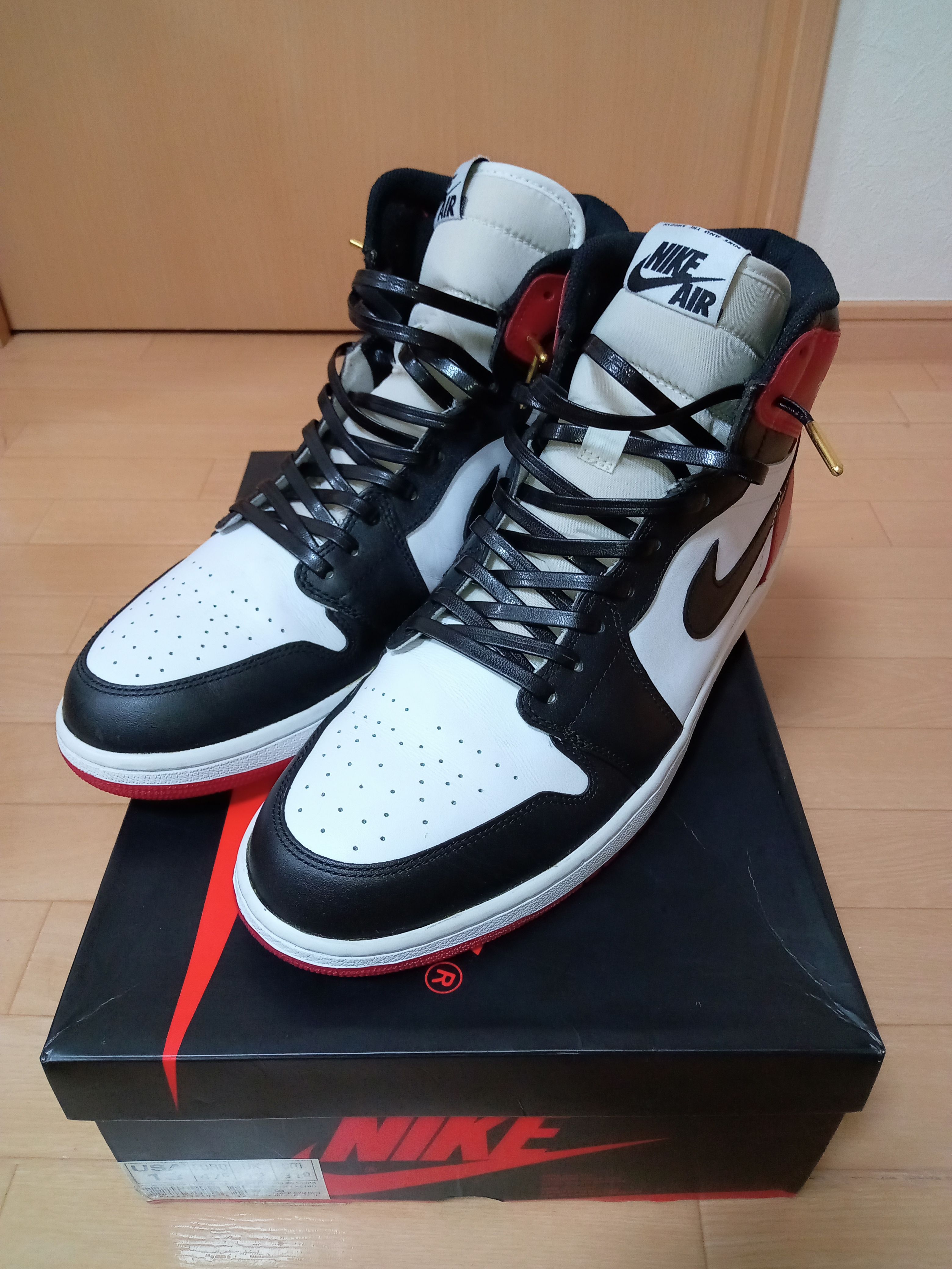 Nike Air Jordan 1 Retro High OG "Black Toe" (2013)