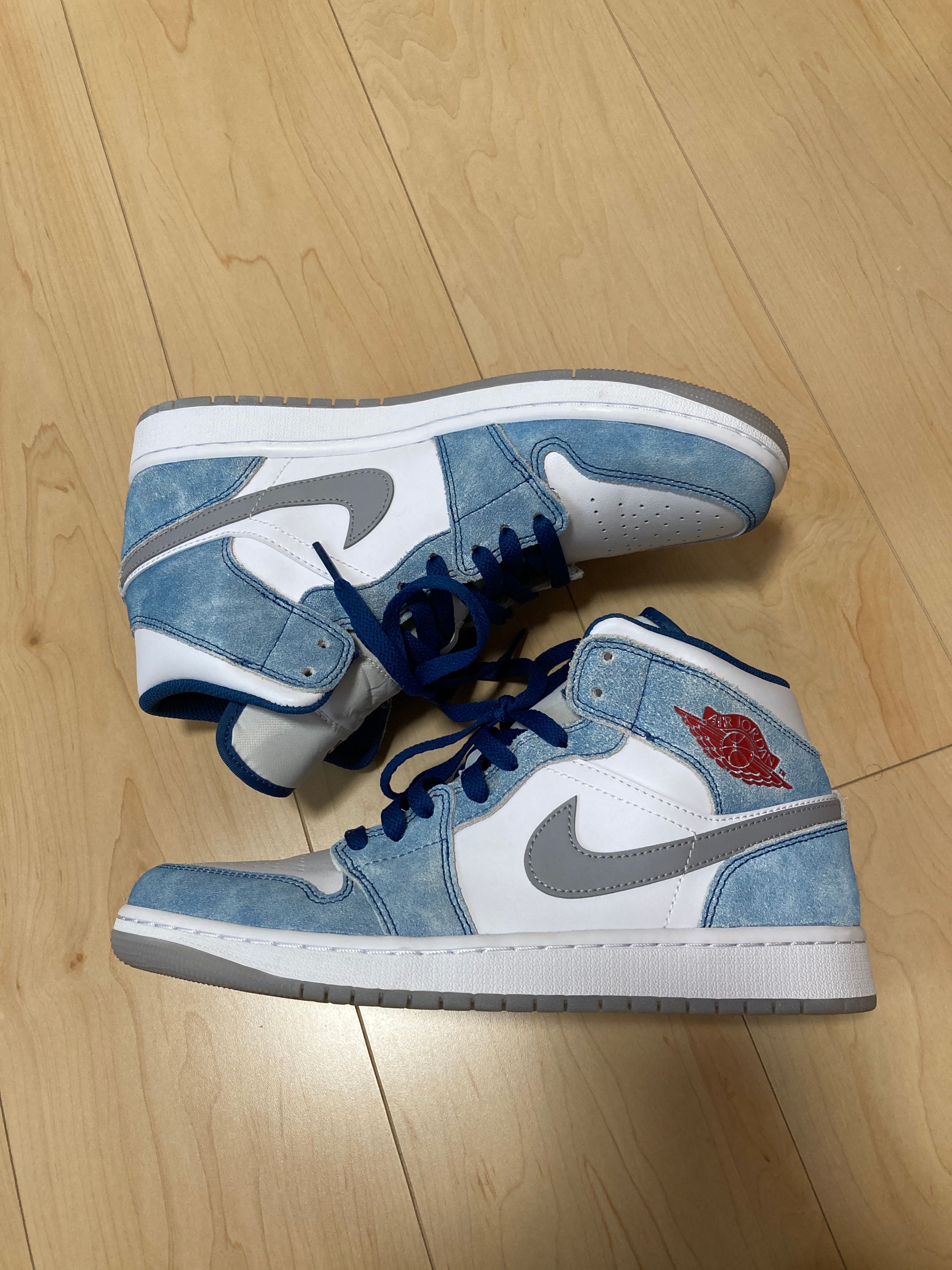 Nike Air Jordan 1 Mid SE "White/Hyper Royal/Red"