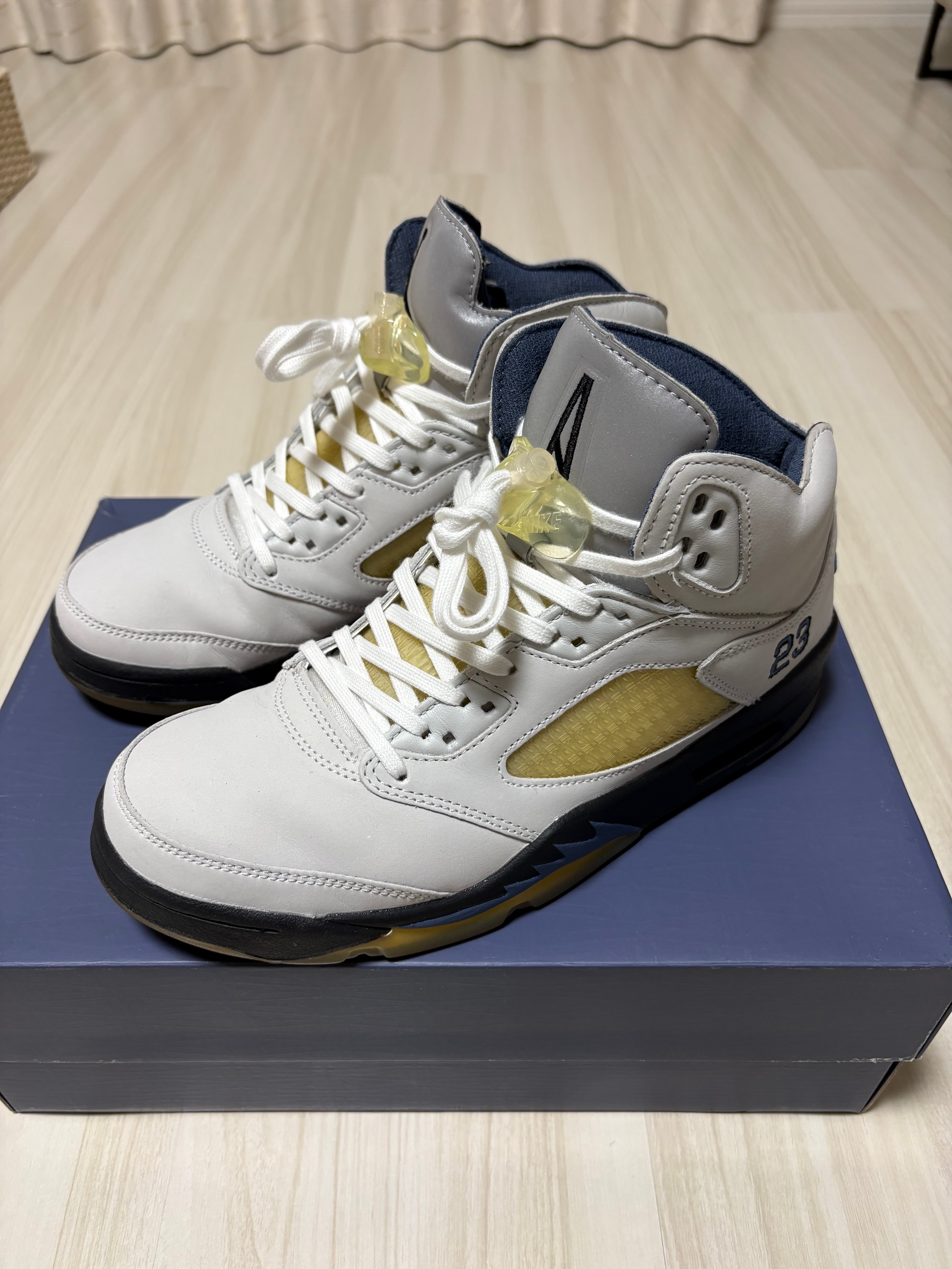 アママニエール × ナイキ ウィメンズ エアジョーダン5 レトロ SP "ドーン"