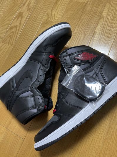 Nike Air Jordan 1 Retro High OG "Black/Metallic Silver/Gym Red"