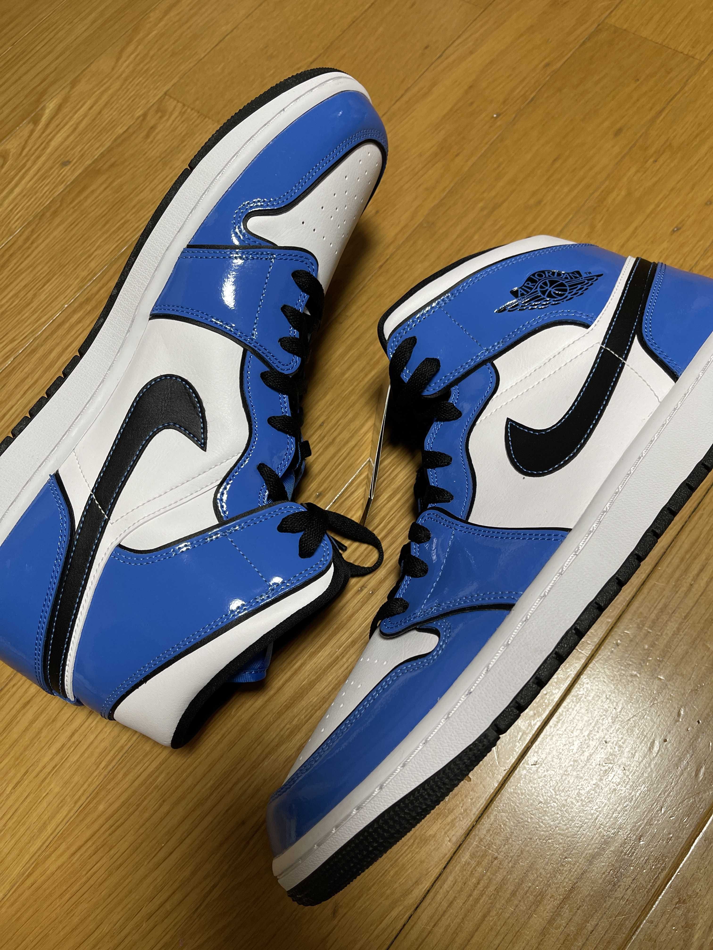 Nike Air Jordan 1 Mid SE "Signal Blue"