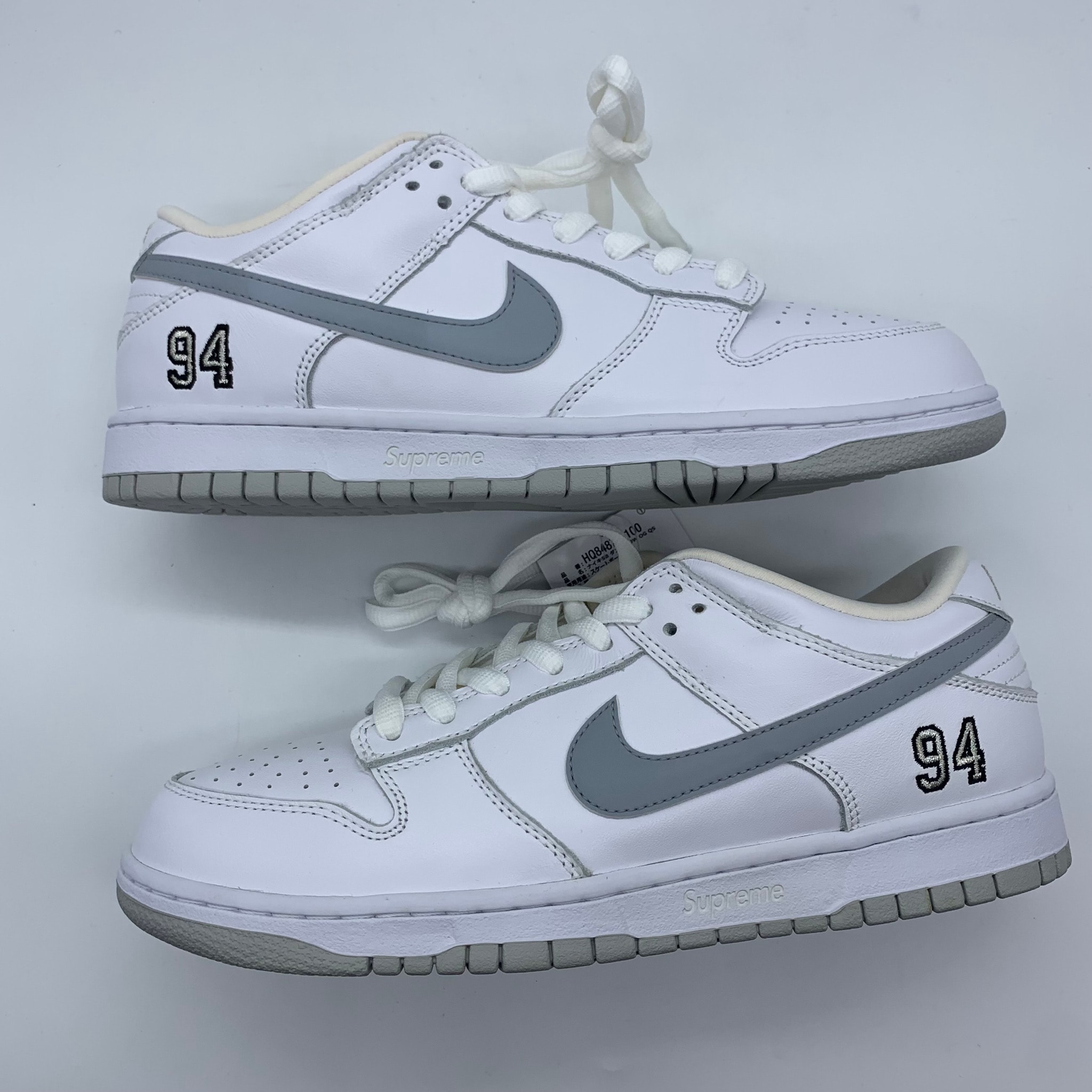 Supreme × Nike SB Dunk Low "White/Metallic Silver" (25FW Week2)