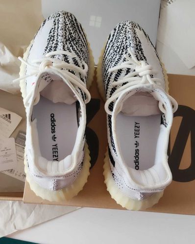 adidas YEEZY Boost 350 V2 "Zebra"