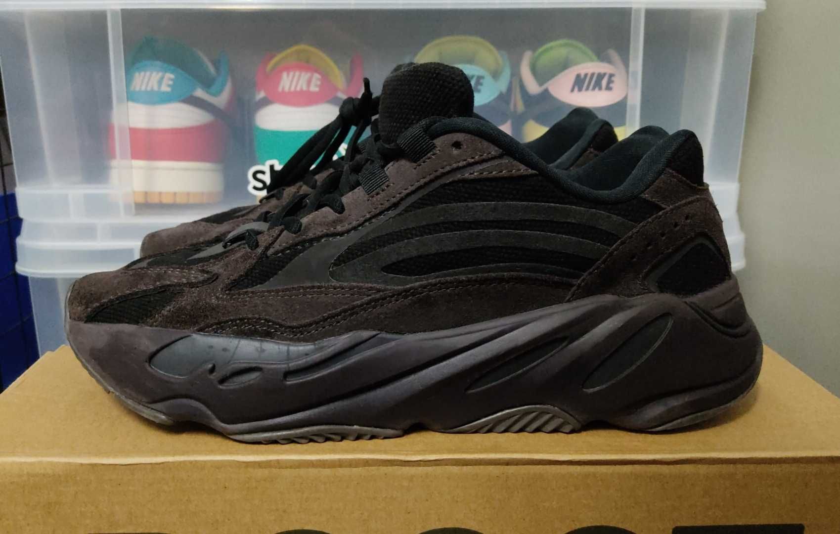adidas YEEZY BOOST 700 V2 "Vanta"