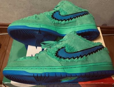 Grateful Dead × Nike SB Dunk Low "Green Bear"