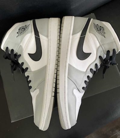 Nike Air Jordan 1 Mid "Light Smoke Grey/White/Black"