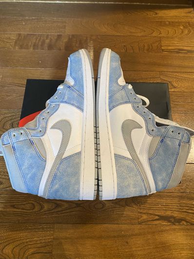 Nike Air Jordan 1 High OG "Hyper Royal"