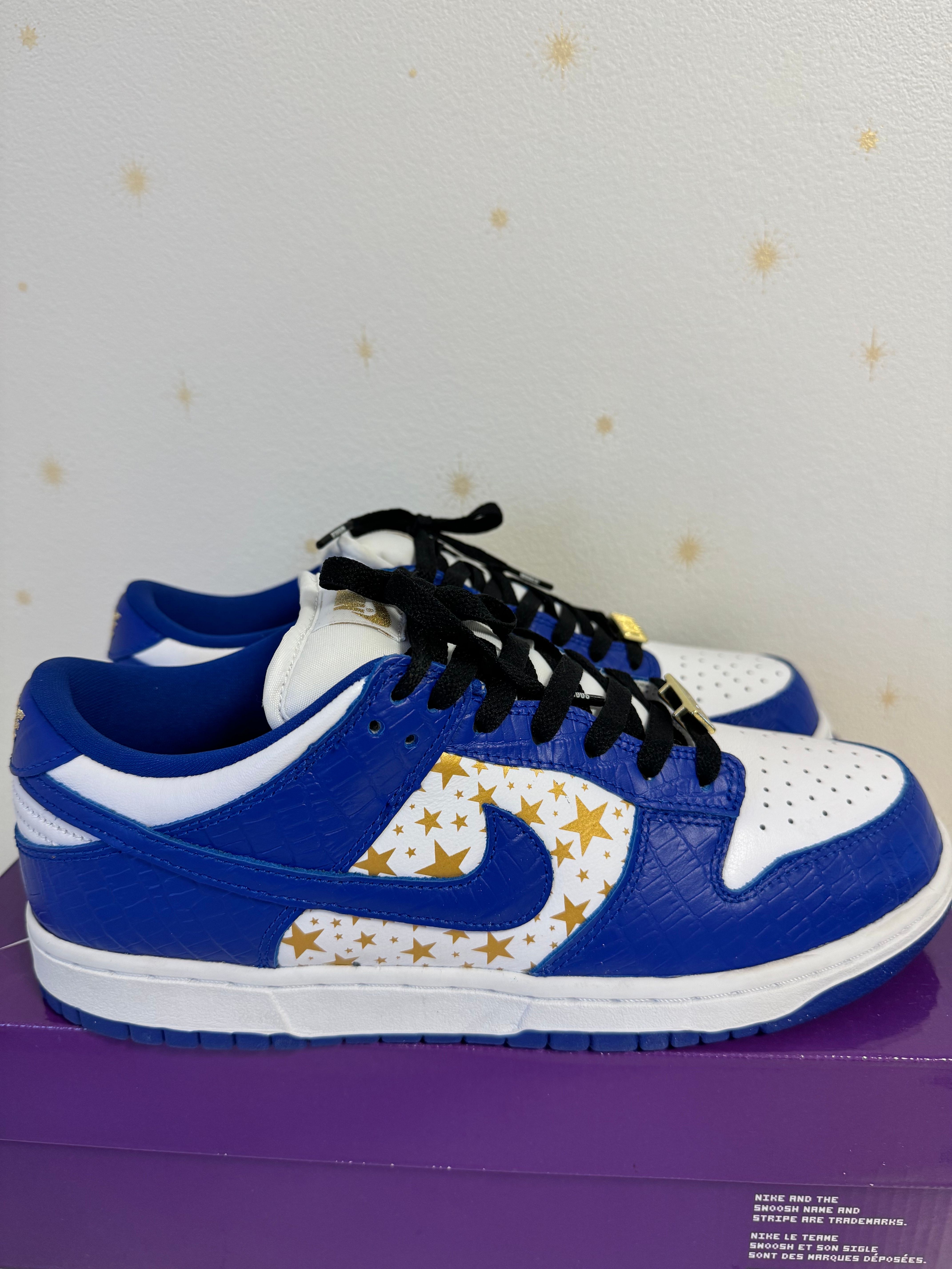 Supreme × Nike SB Dunk Low OG QS Gold Stars "White/Hyper Blue"