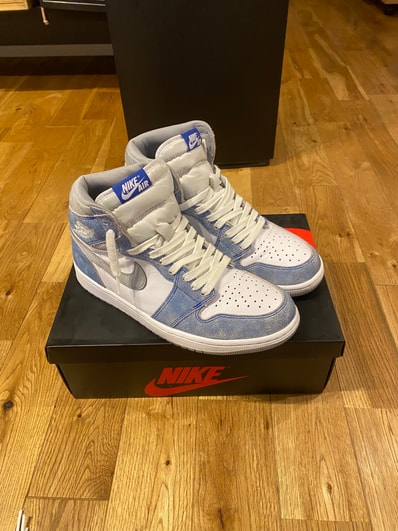 Nike Air Jordan 1 High OG "Hyper Royal"