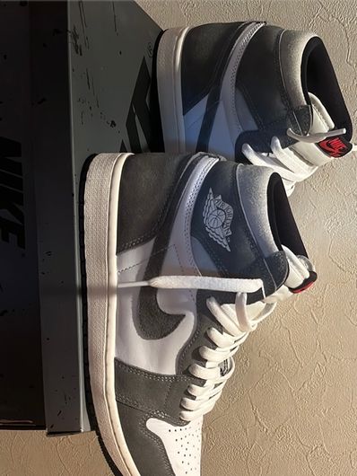 Nike Air Jordan 1 Retro High OG "Black and Smoke Grey"