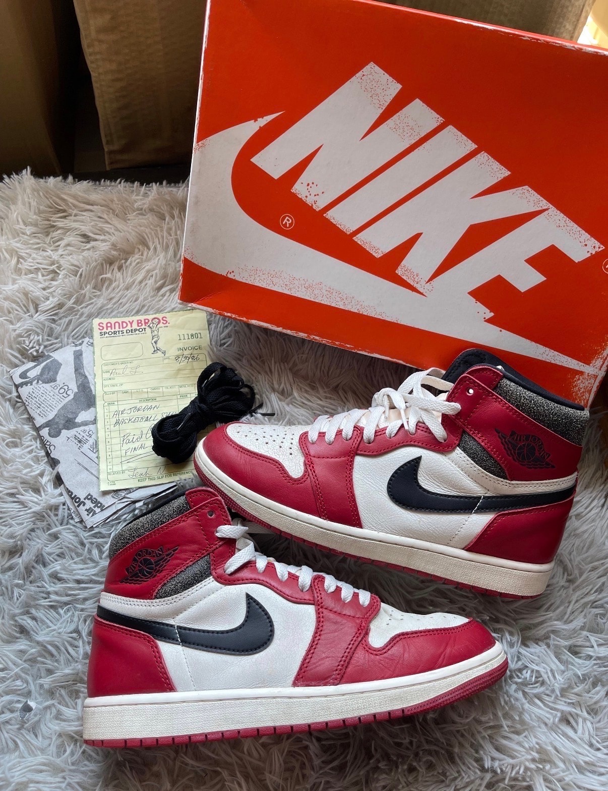Nike Air Jordan 1 High OG "Lost & Found/Chicago"