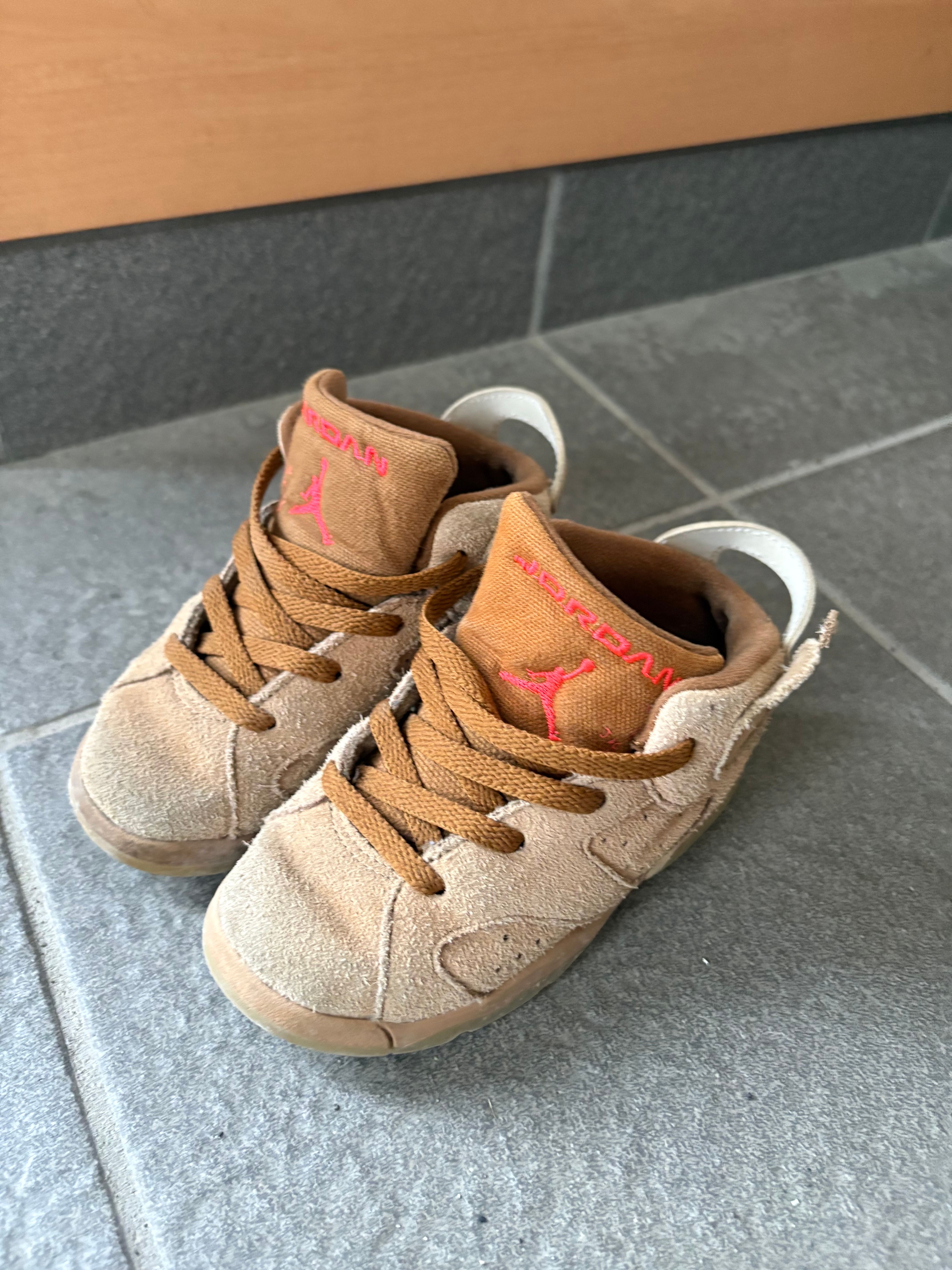 Travis Scott  × Nike TD Air Jordan 6 "British Khaki"