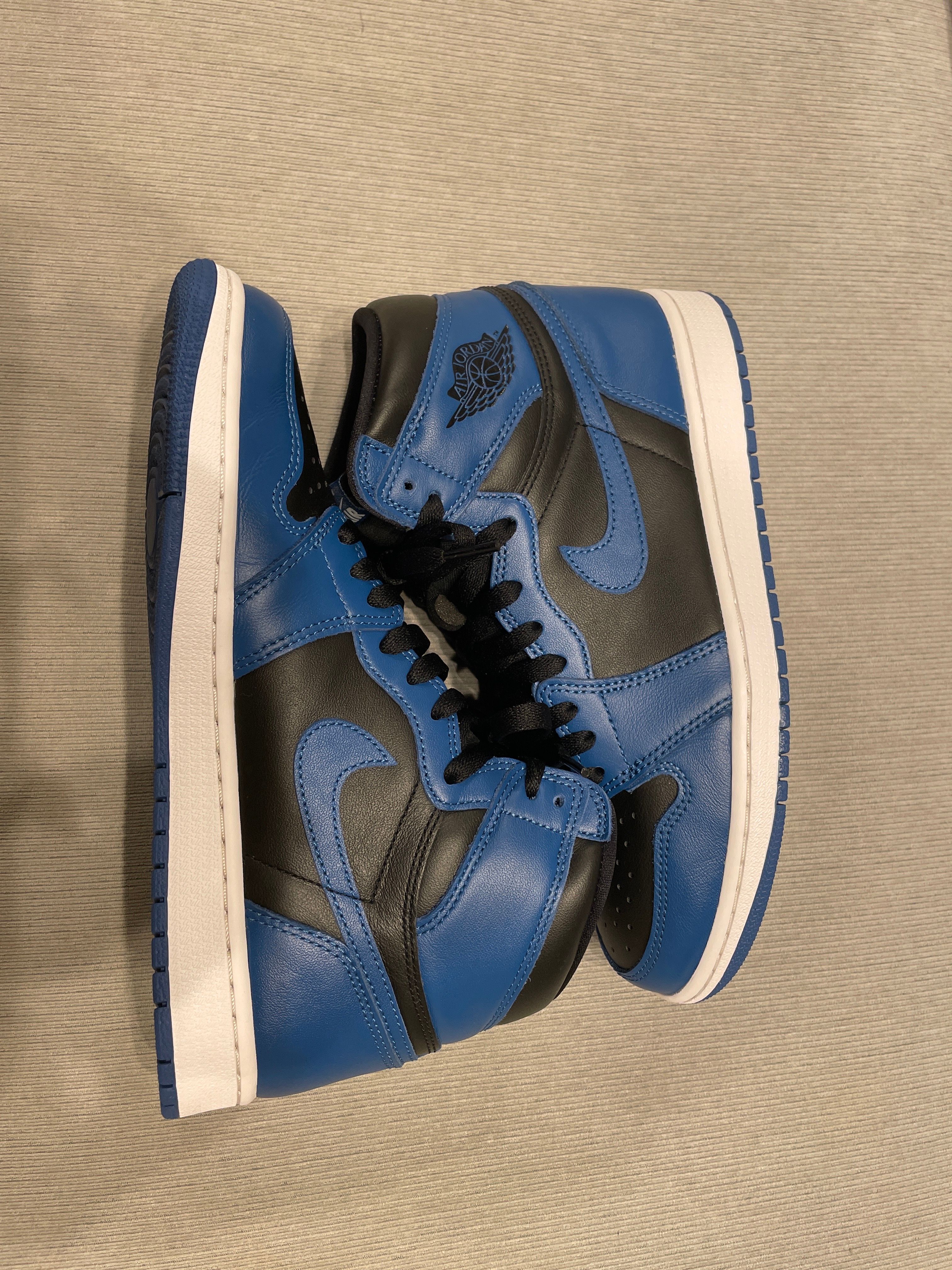 Nike Air Jordan 1 Retro High OG "Dark Marina Blue"
