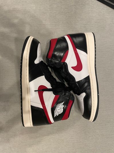 Nike Air Jordan 1 Retro High "Black/White/Sail/Gym Red"