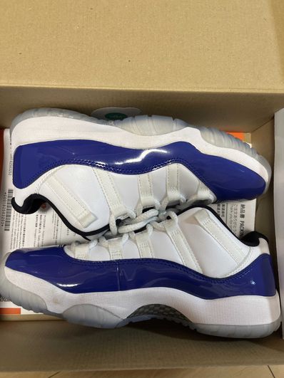 NIKE Women's AIR JORDAN 11 LOW "CONCORD SKETCH"