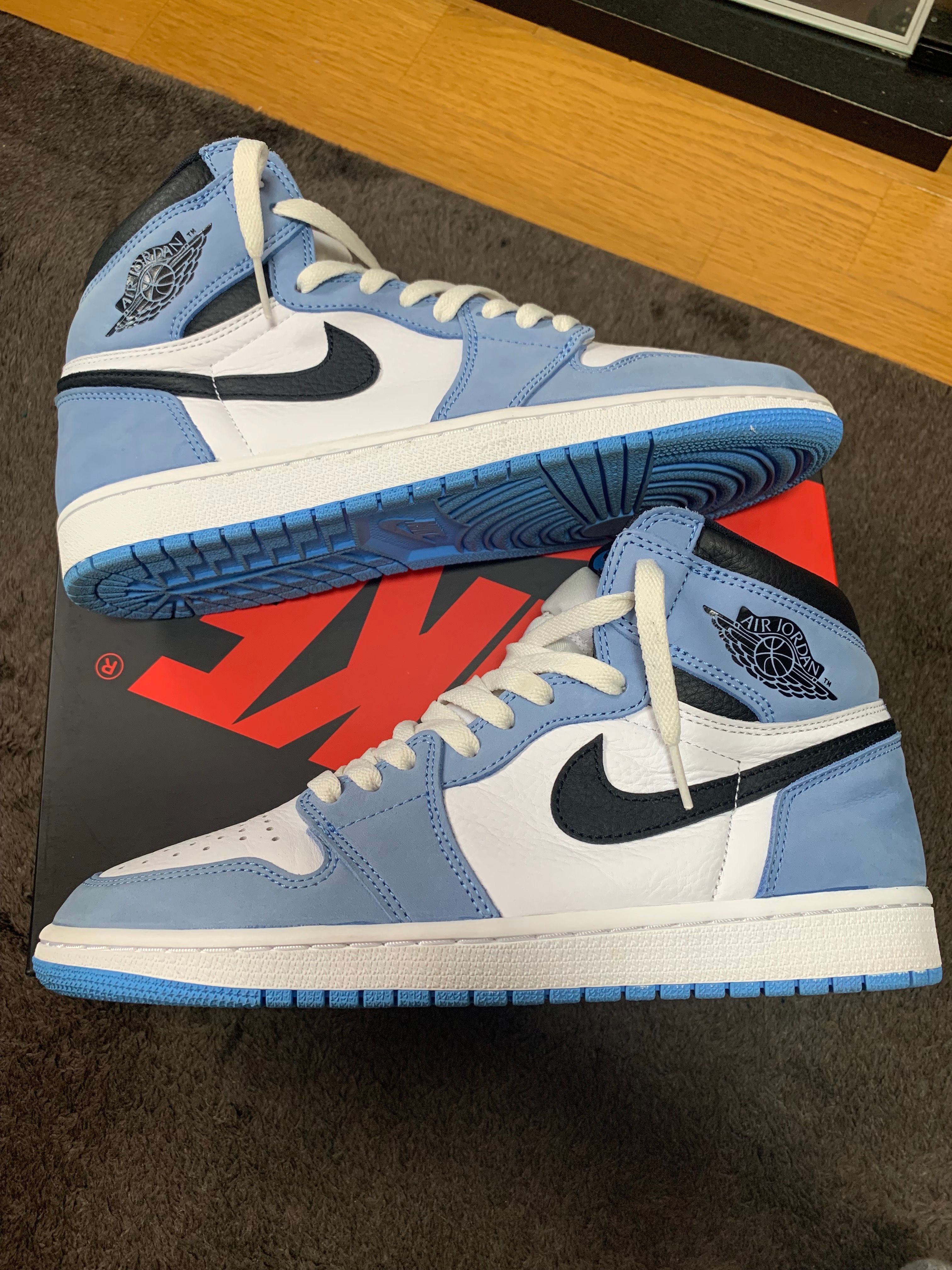 Nike Air Jordan 1 High OG "University Blue"