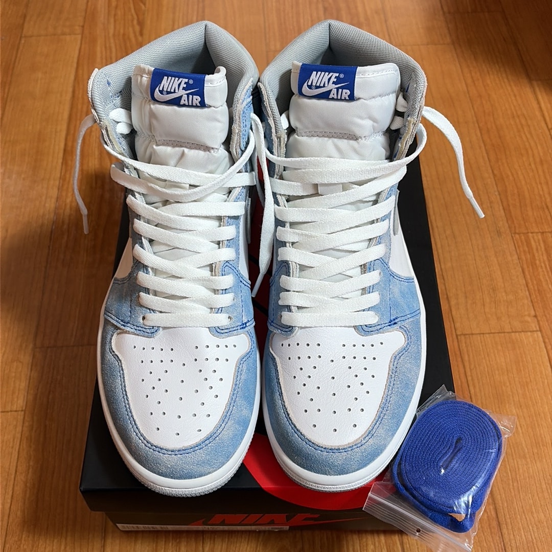 Nike Air Jordan 1 High OG "Hyper Royal"