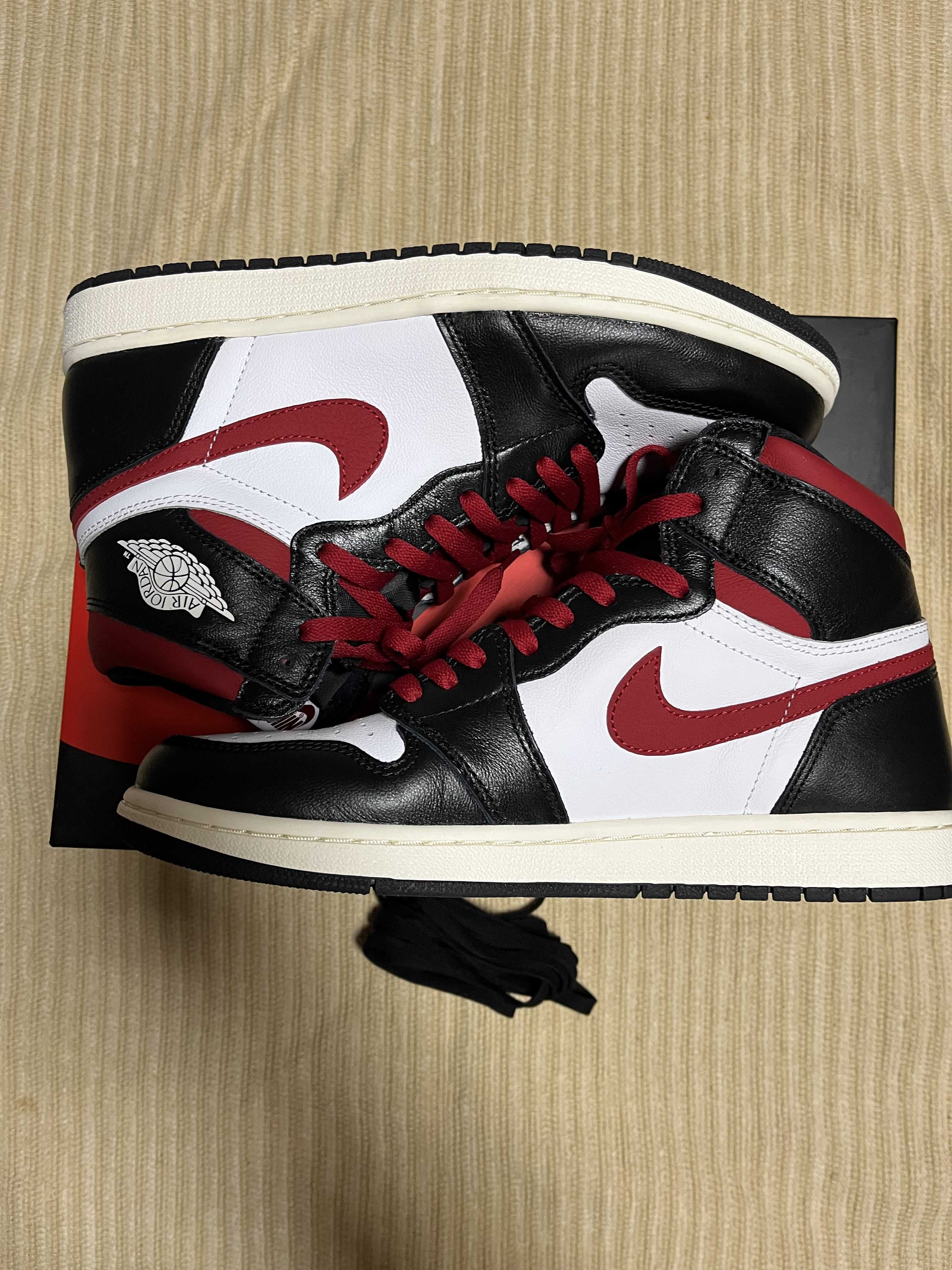 Nike Air Jordan 1 Retro High "Black/White/Sail/Gym Red"