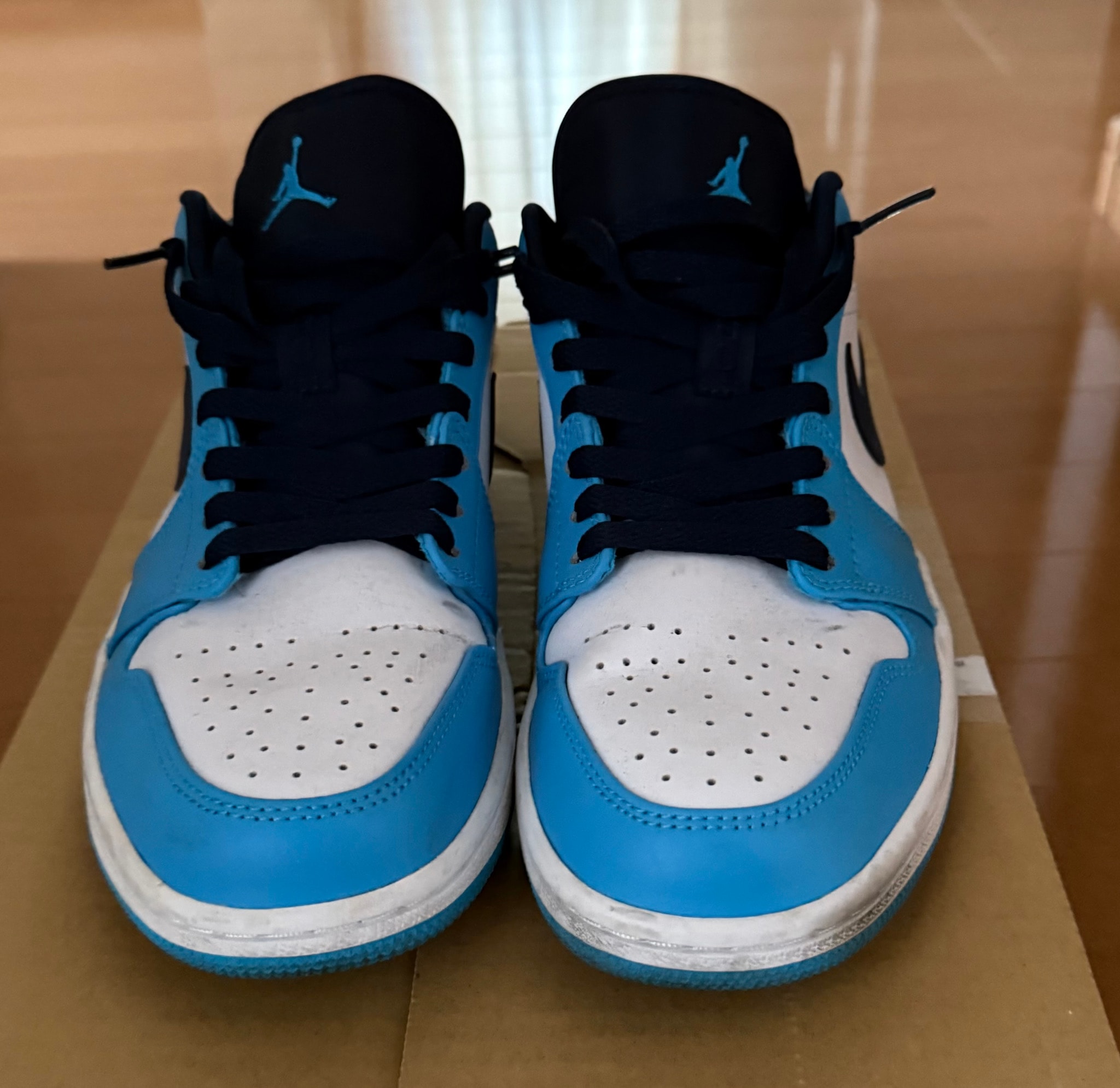 Nike Air Jordan 1 Low "University Blue"