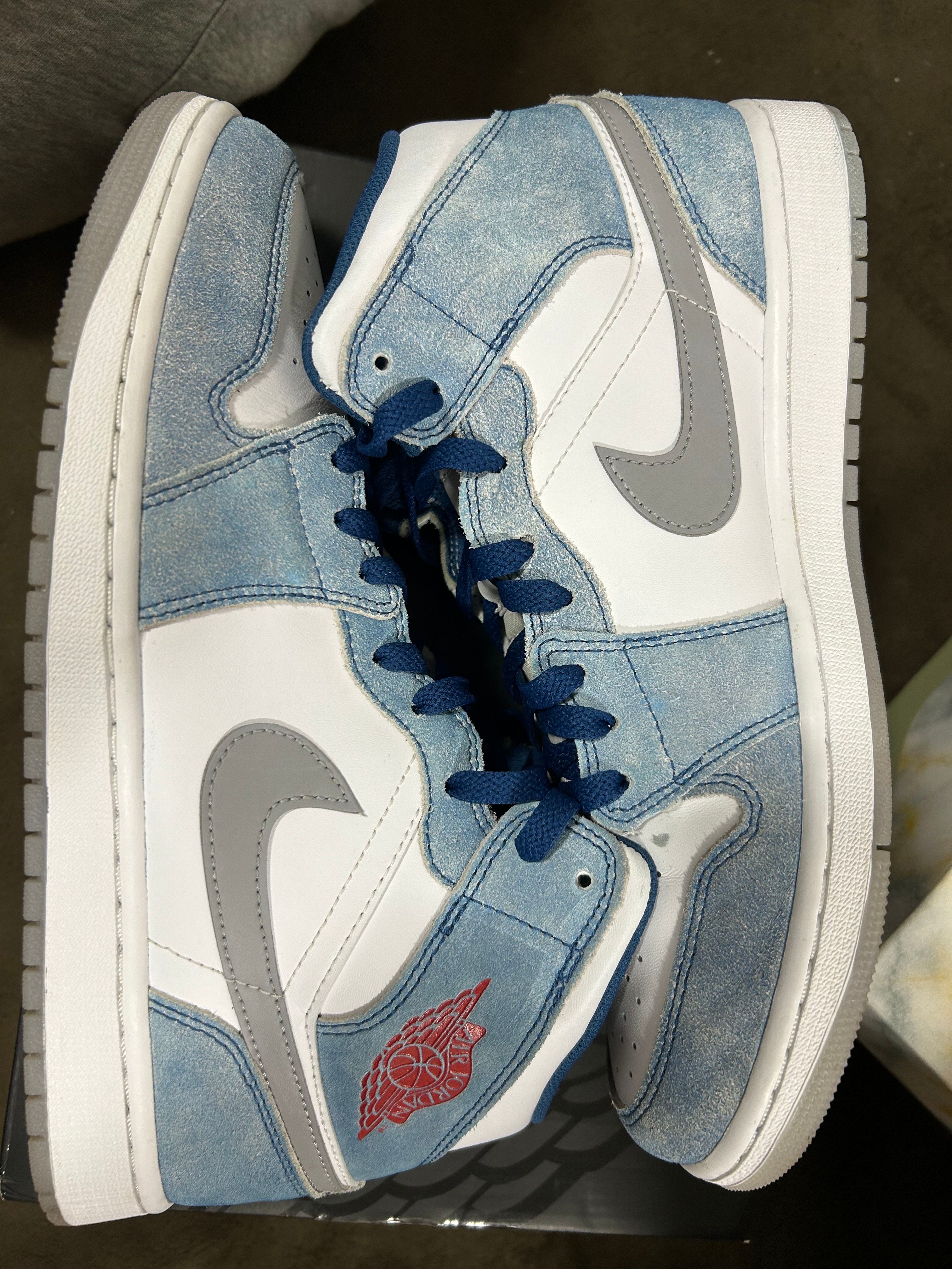 Nike Air Jordan 1 Mid SE "White/Hyper Royal/Red"