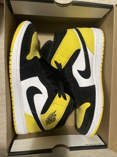 Nike Air Jordan 1 Mid "Yellow Toe Black"