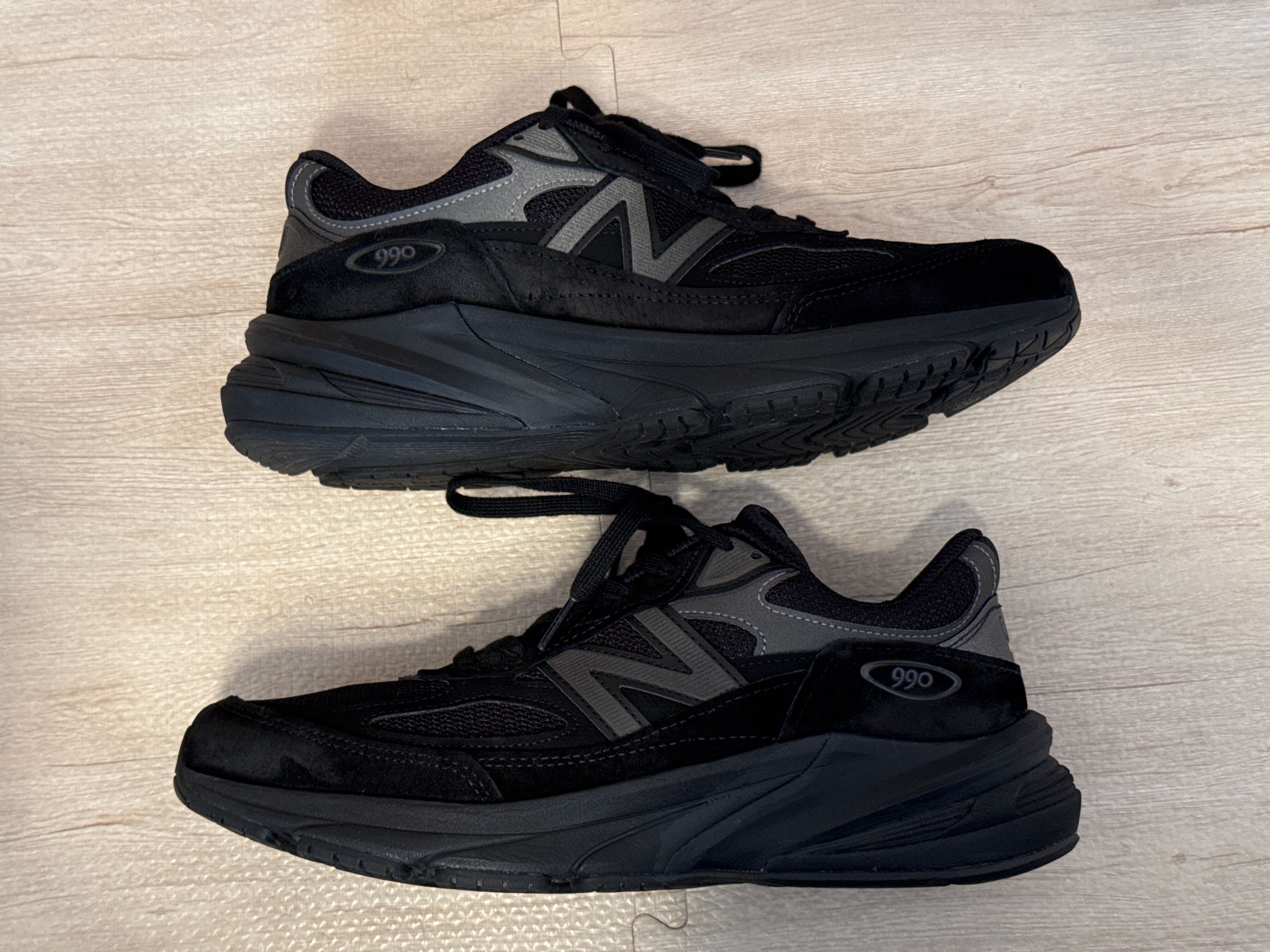 New Balance 990V6 "Triple Black"