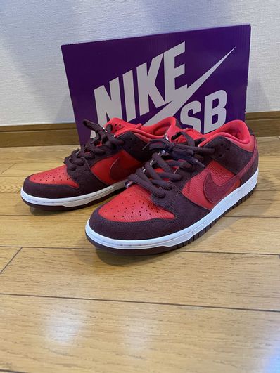 Nike SB Dunk Low "Cherry"