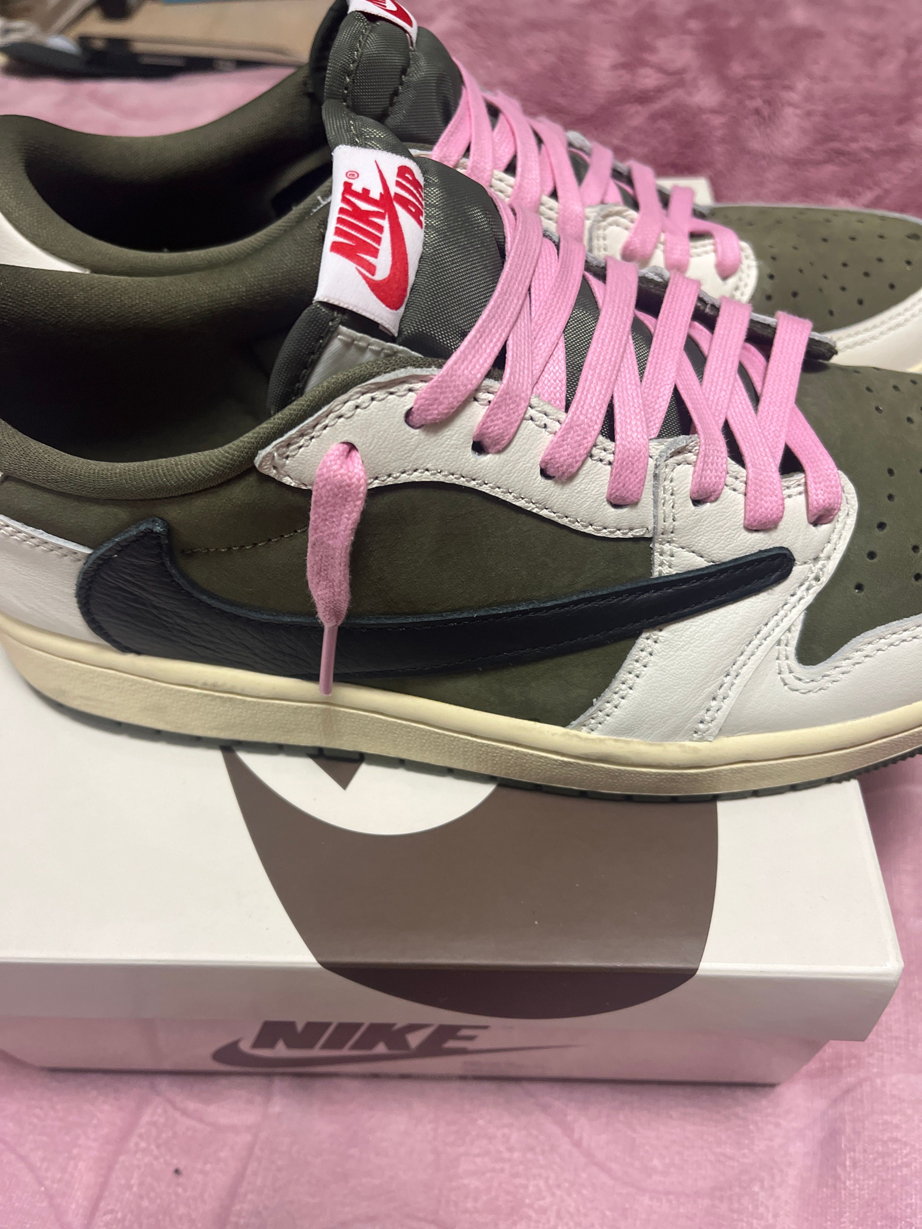 Travis Scott × Nike Air Jordan 1 Low OG SP "Reverse Olive"