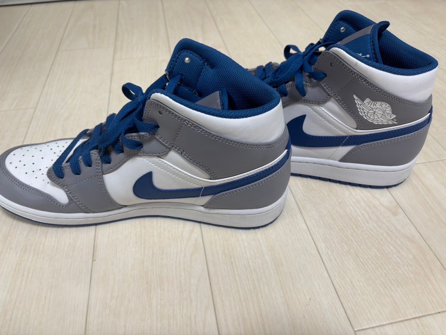 Nike Air Jordan 1 Mid "True Blue"