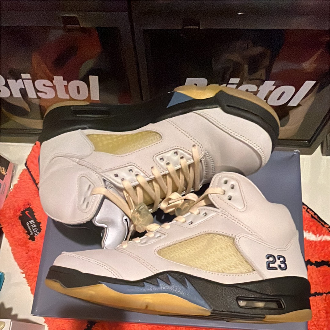 アママニエール × ナイキ ウィメンズ エアジョーダン5 レトロ SP "ドーン"