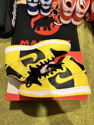 Nike Dunk High "Black/Varsity Maize"