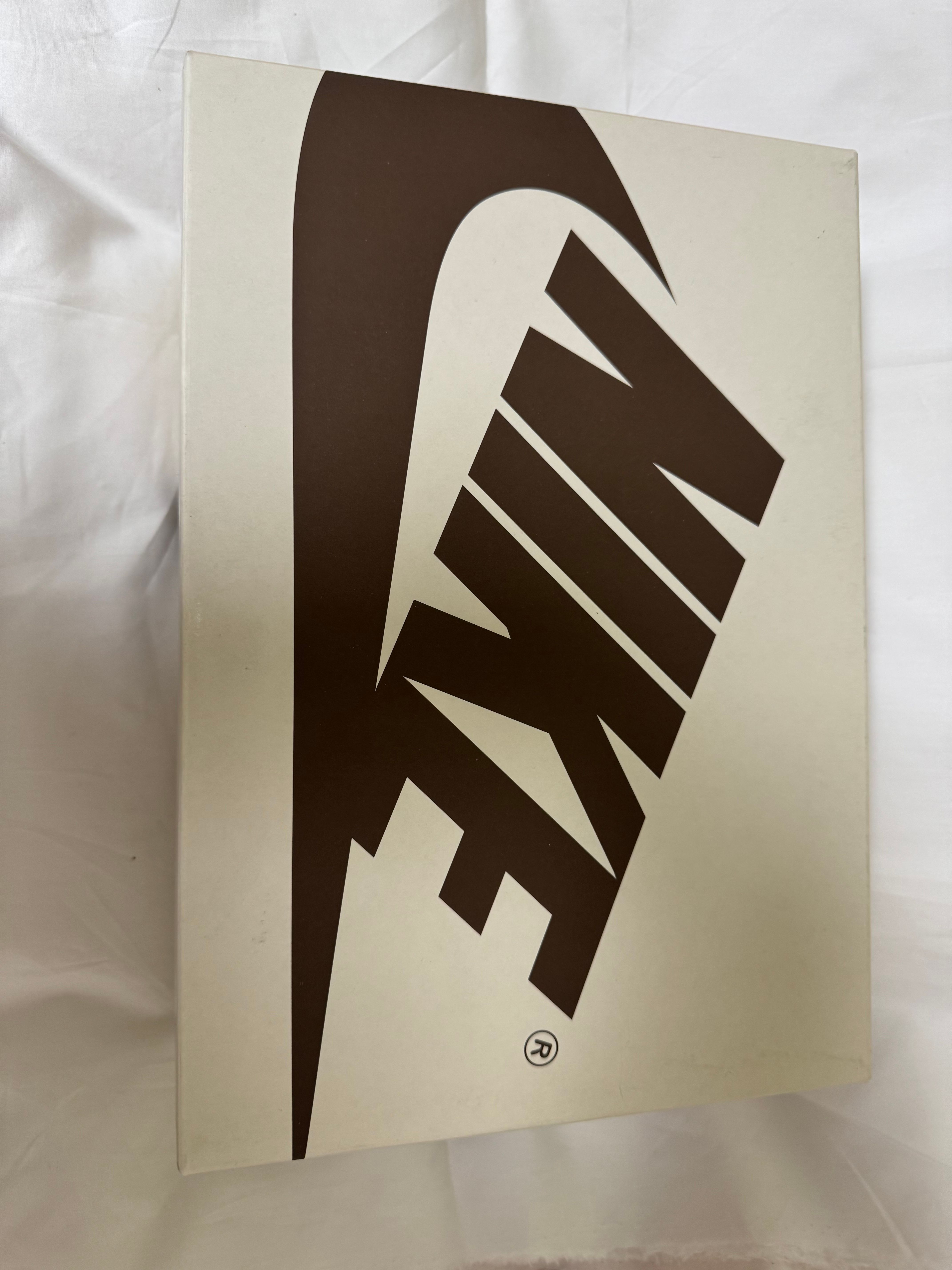 Travis Scott × Nike Air Jordan 1 Low OG SP "Velvet Brown and Dark Mocha"