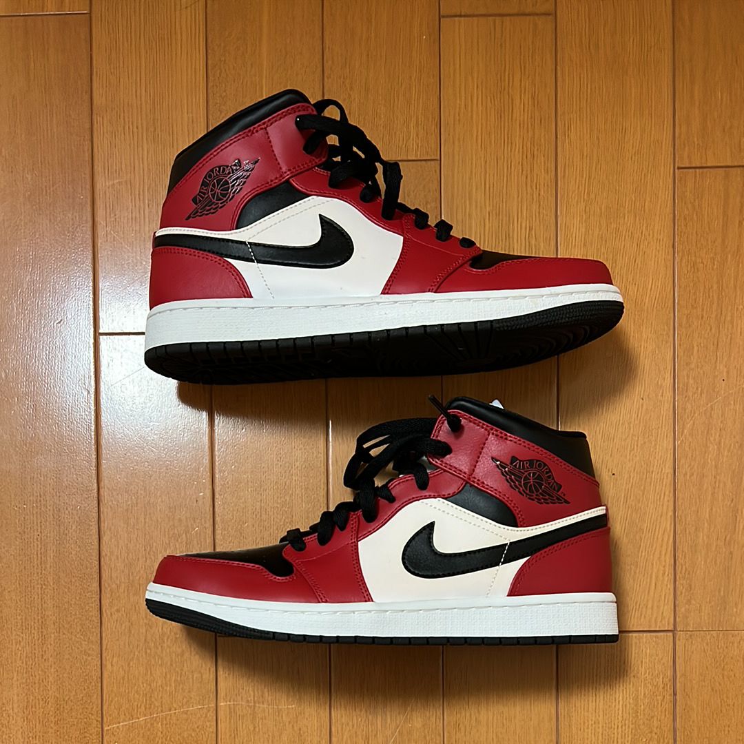 Nike Air Jordan 1 Mid "Chicago Black Toe"