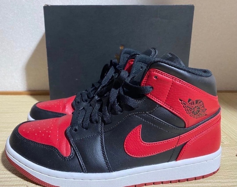 Nike Air Jordan 1 Mid "Bred"