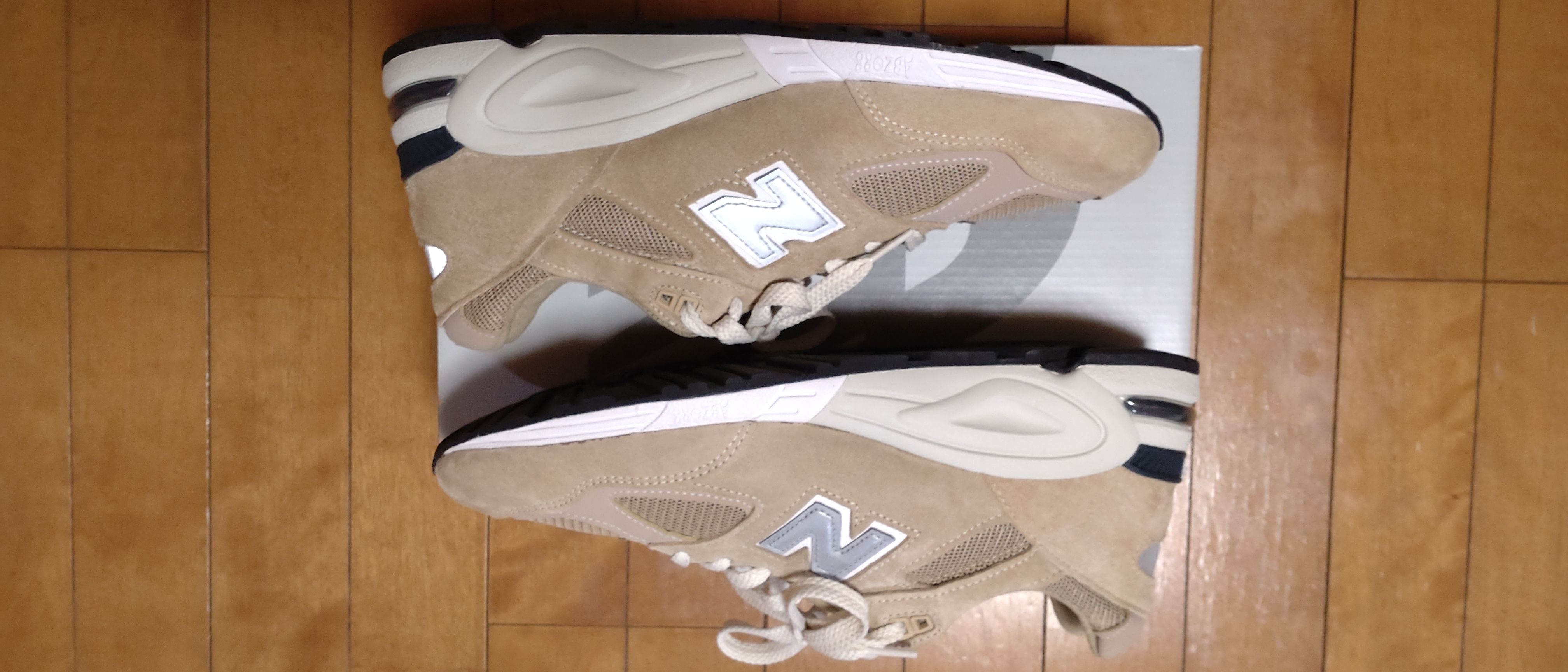 KITH × New Balance 990V2 "Tan"