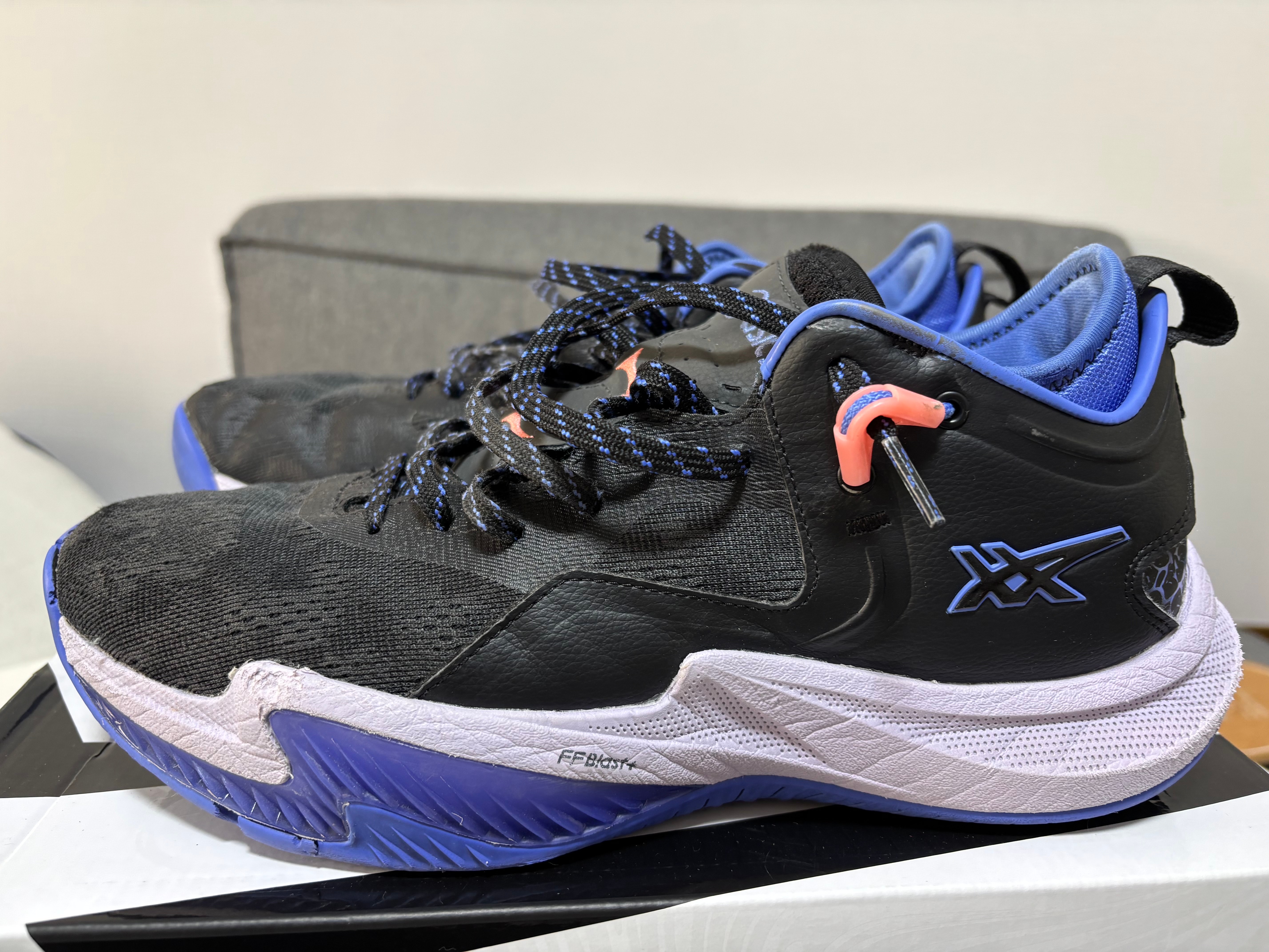 アシックス ノヴァサージ ロー 2 "ブラック/サファイア"