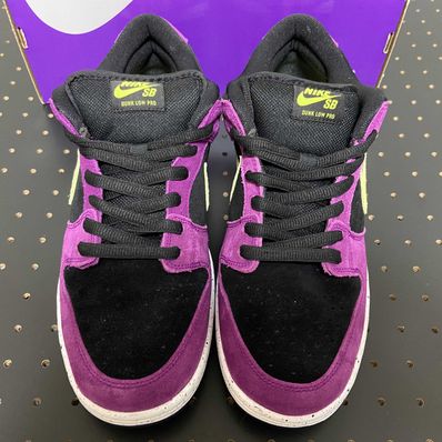 Nike SB Dunk Low "Red Plum"