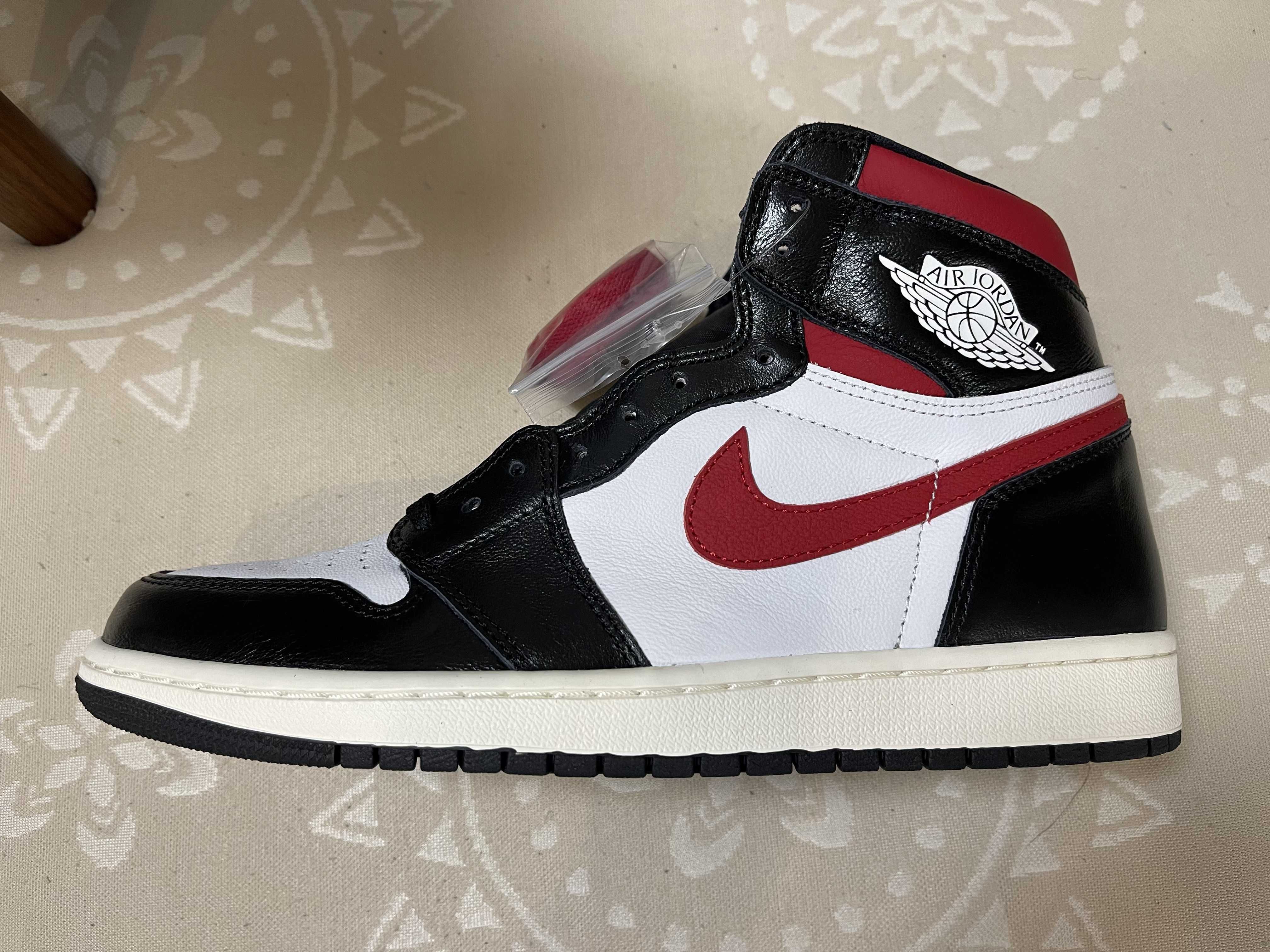 Nike Air Jordan 1 Retro High "Black/White/Sail/Gym Red"    