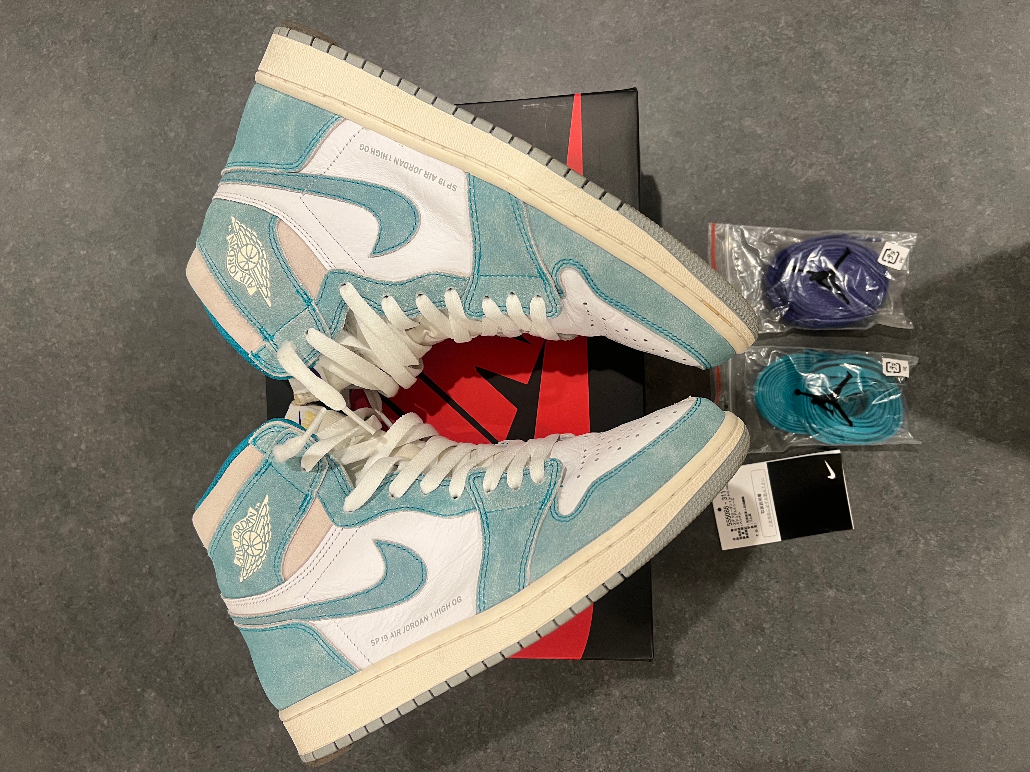 ナイキ エアジョーダン1 レトロ ハイ OG "ターボグリーン"