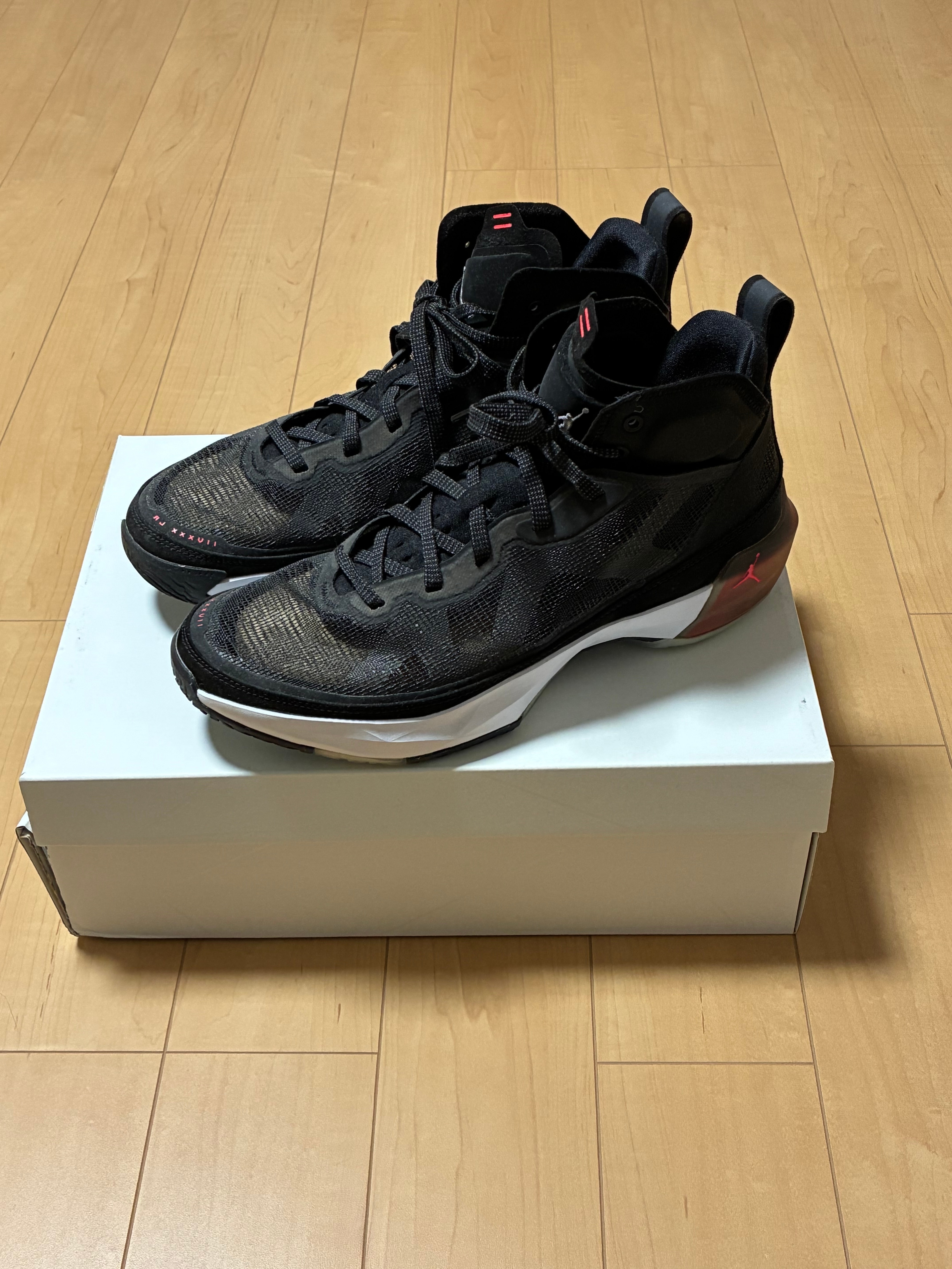 ナイキ エアジョーダン 37 "ブラック/マルチ カラー"