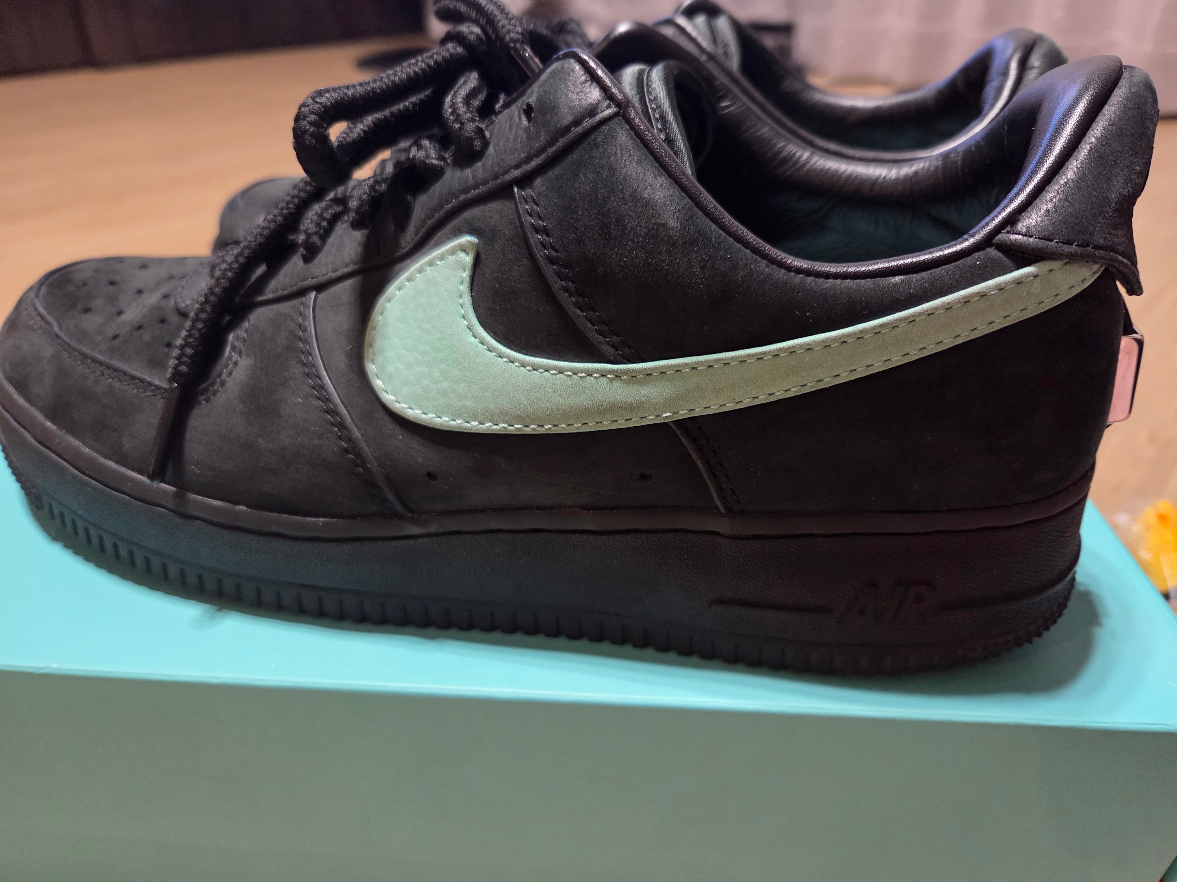 Tiffany & Co. × Nike Air Force 1 Low "1837"