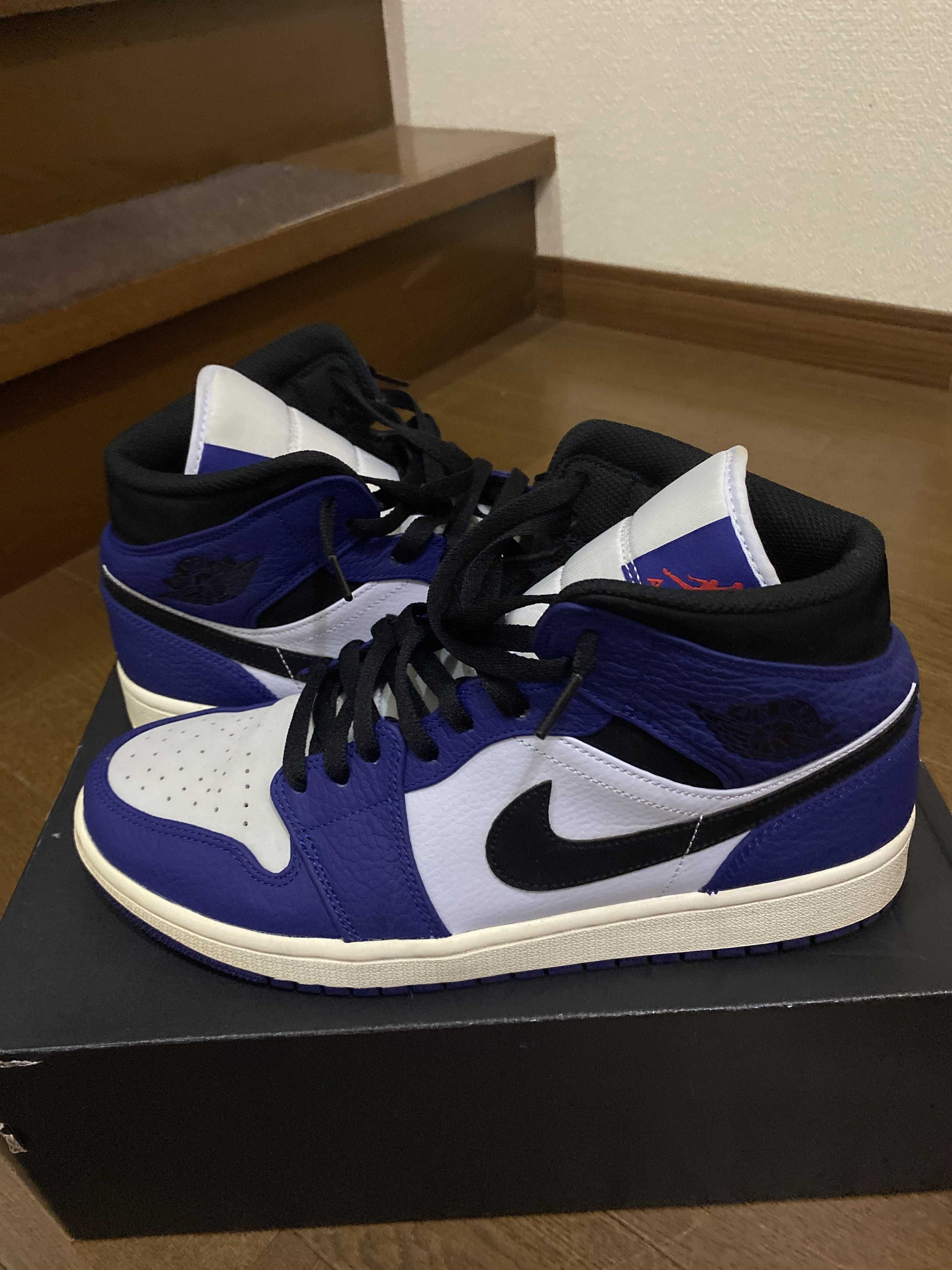 Nike Air Jordan 1 Mid "Deep Royal Blue"