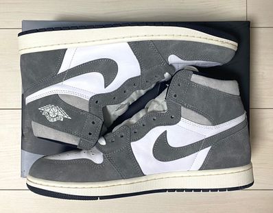 Nike Air Jordan 1 Retro High OG "Black and Smoke Grey"