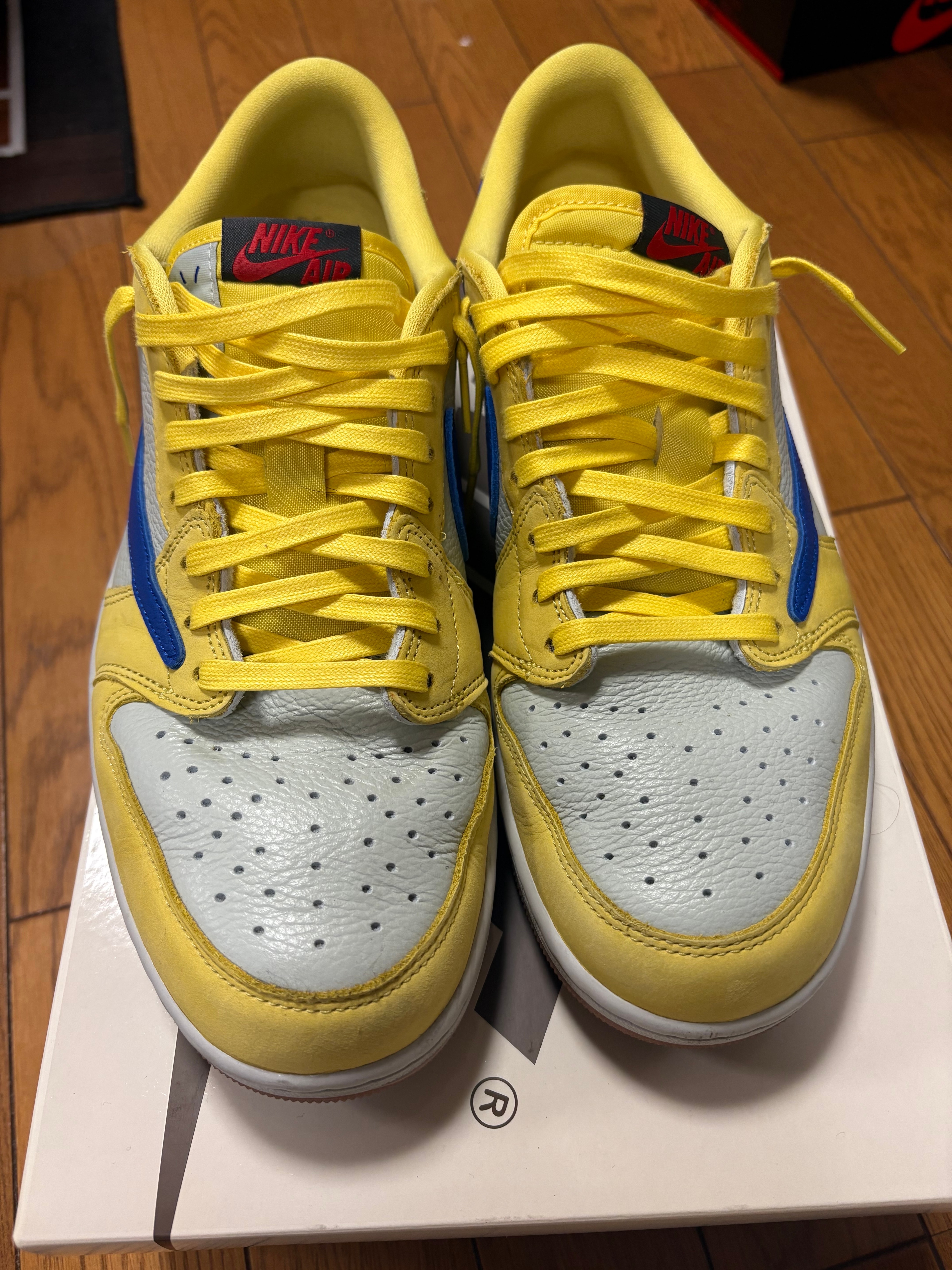 トラヴィススコット × ナイキ ウィメンズ エアジョーダン1 レトロ ロー OG "カナリー"