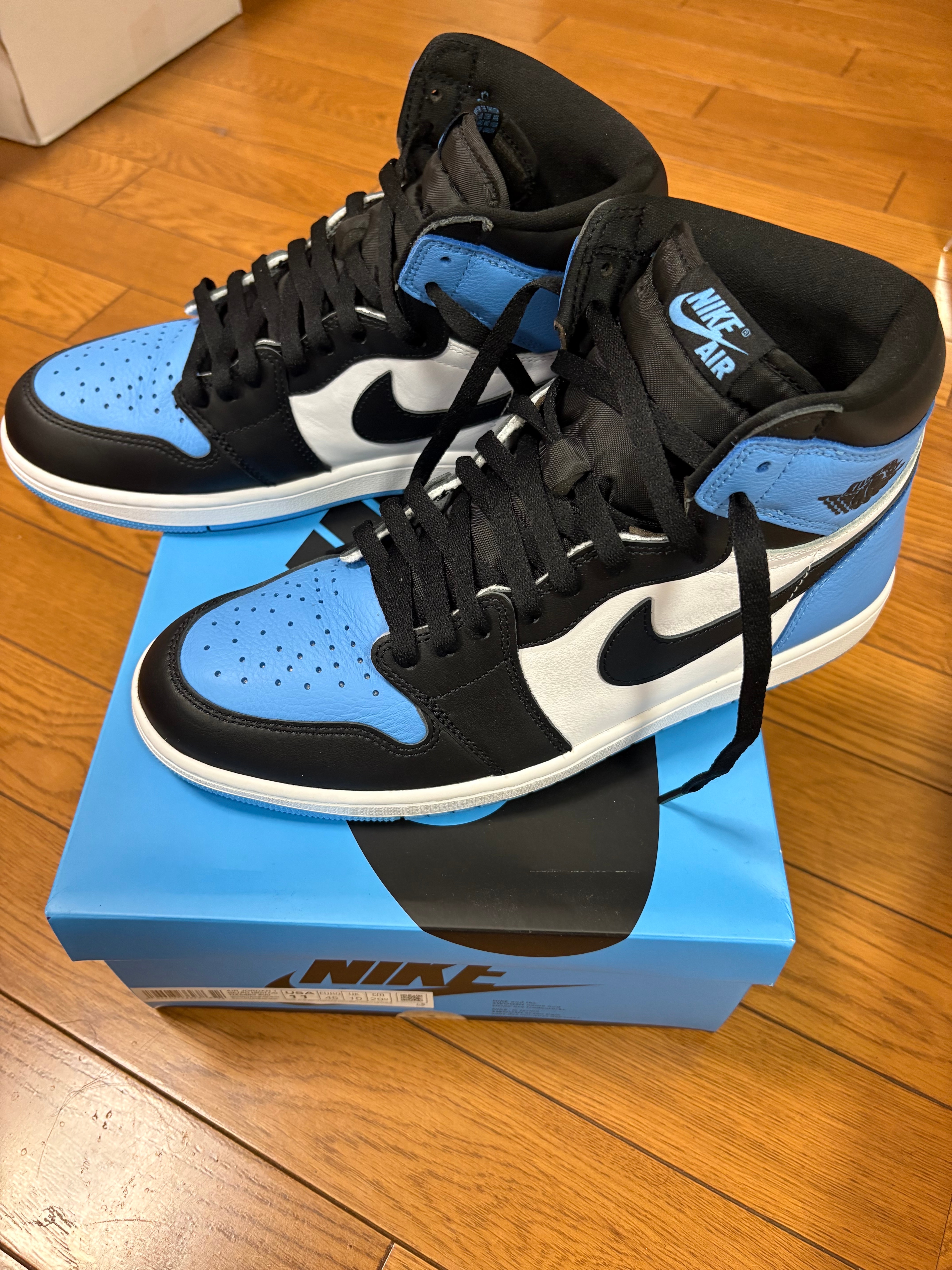 ナイキ エアジョーダン1 レトロ ハイ OG "ユニバーシティブルー/UNC トゥ"