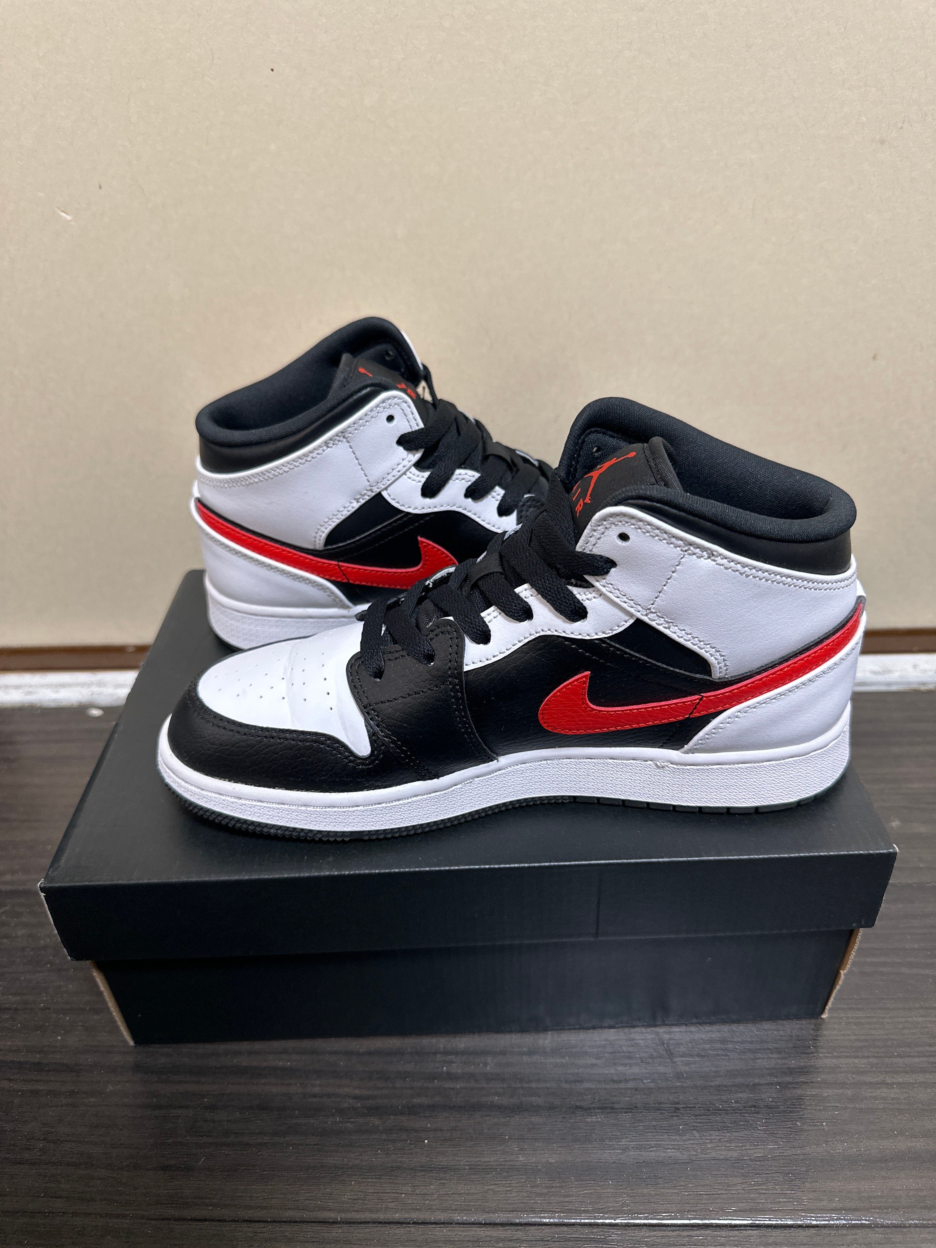 NIKE AIR JORDAN 1 MID GS "BLACK/CHILE RED/WHITE"