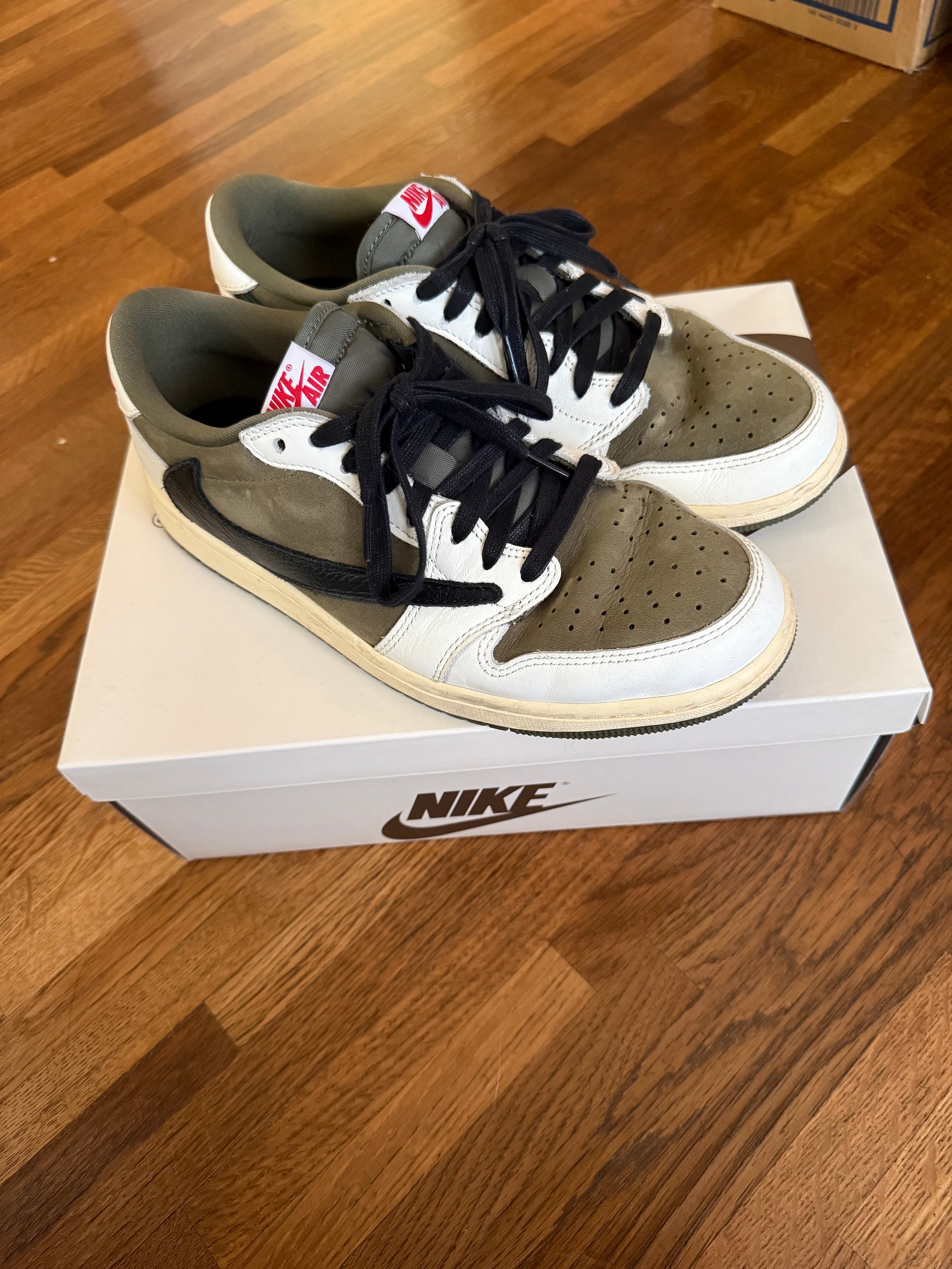 Travis Scott × Nike Air Jordan 1 Low OG SP "Reverse Olive"