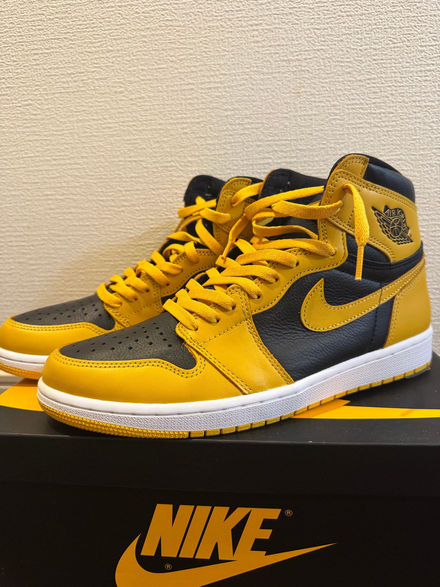 Nike Air Jordan 1 High OG "Pollen"