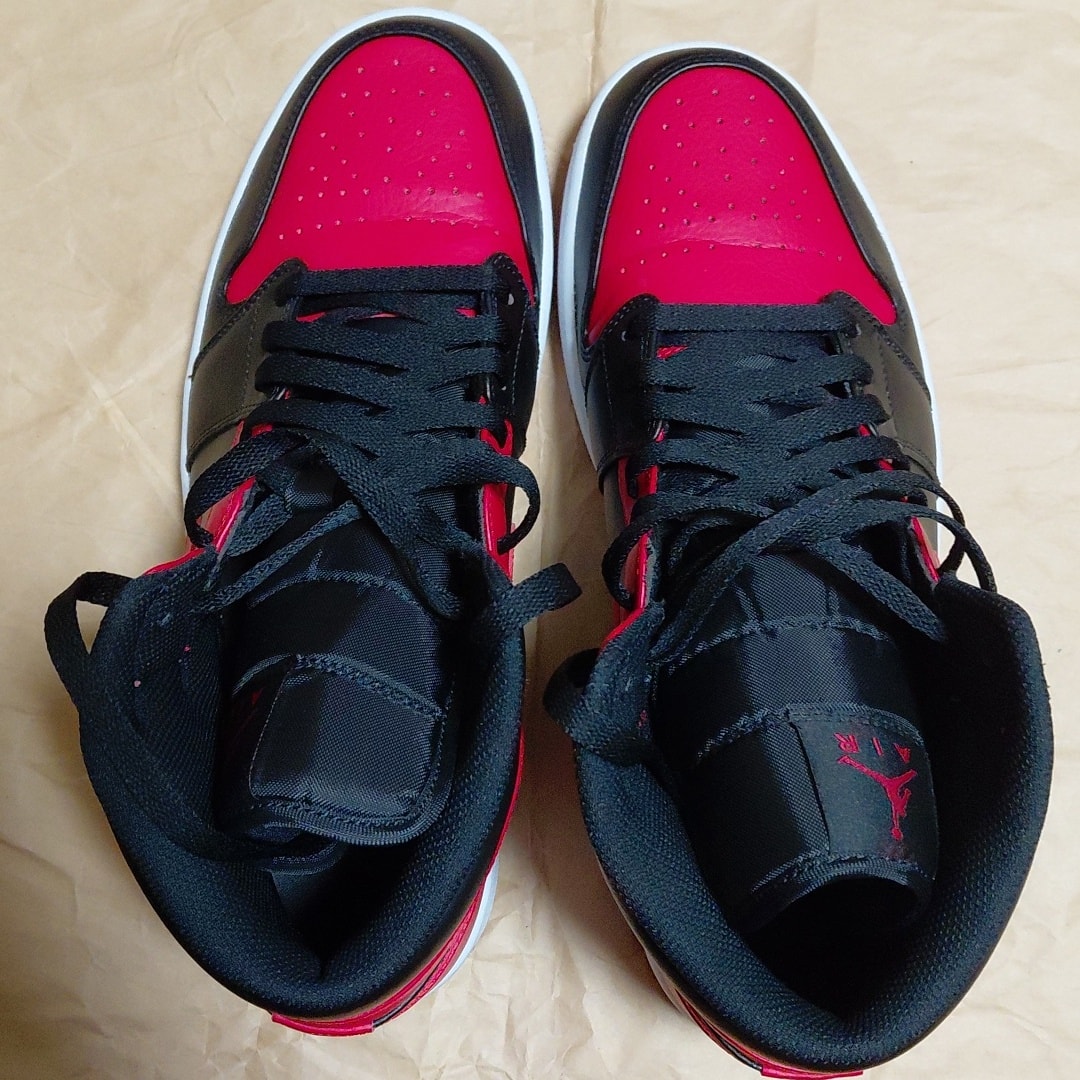 Nike Air Jordan 1 Mid "Bred"