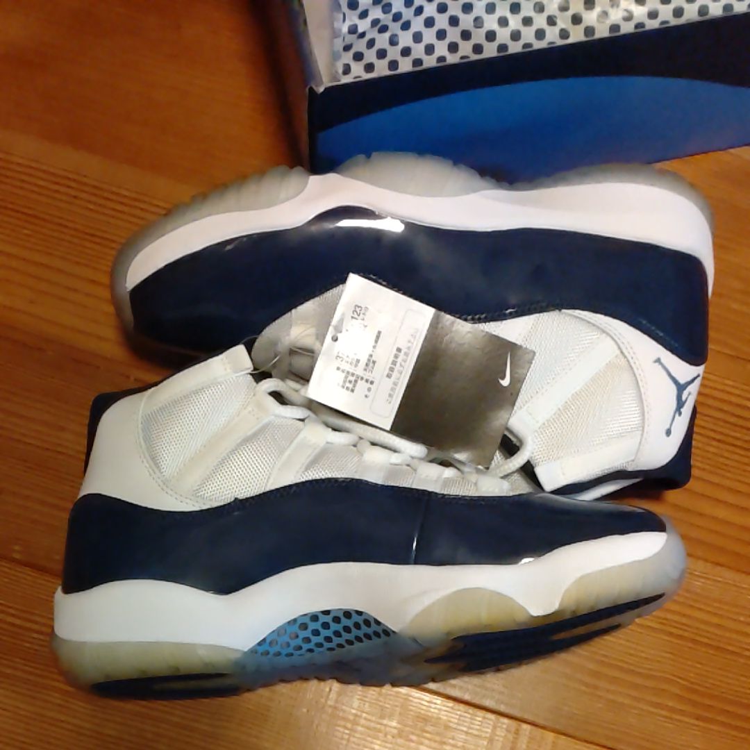 Nike Air Jordan 11 Retro "UNC Win Like 82"